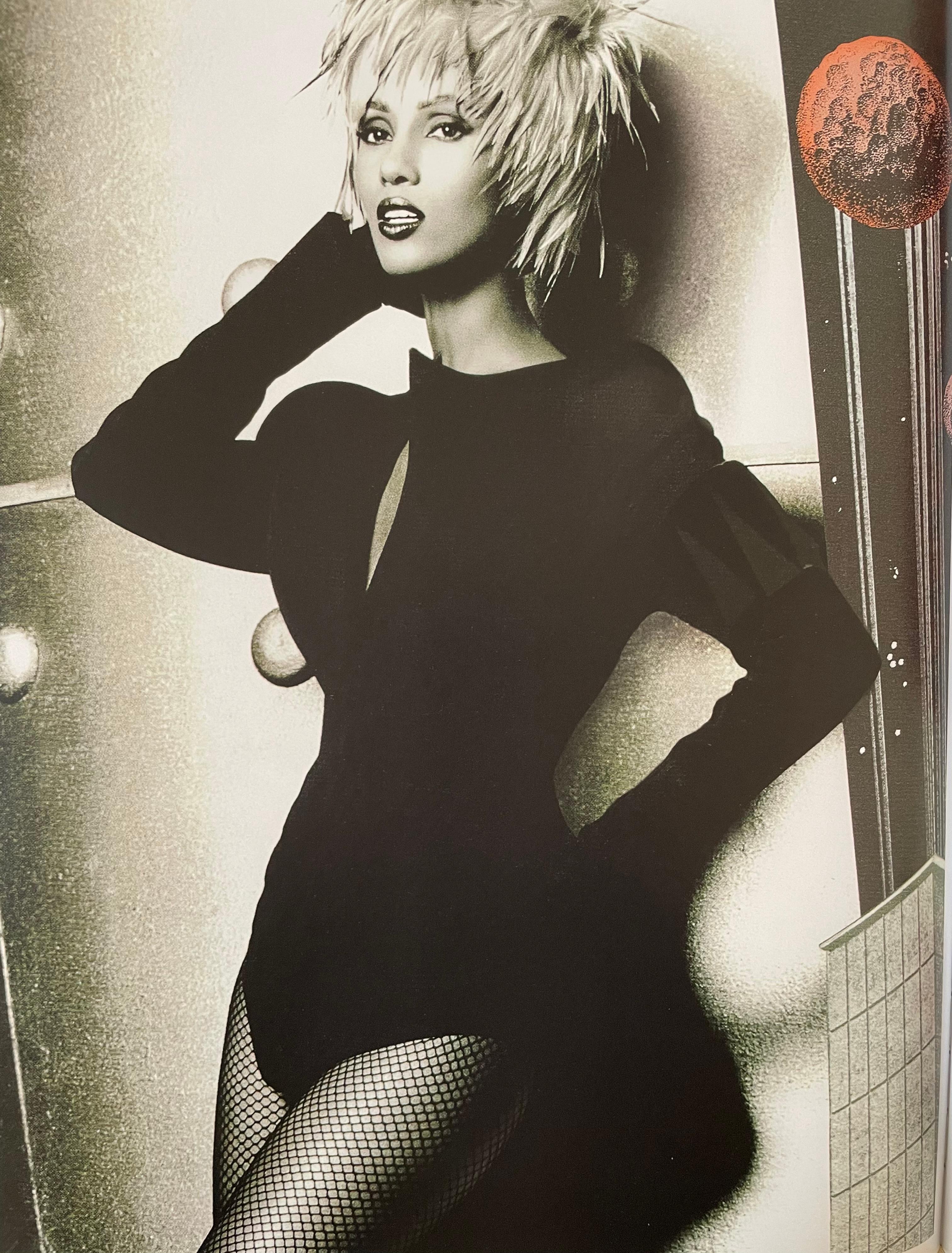 Noir Fabuleuse veste de défilé 'Music Hall' de la saison 1990 de Thierry Mugler en vente
