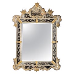 Favoloso specchio veneziano in vetro di Murano inciso