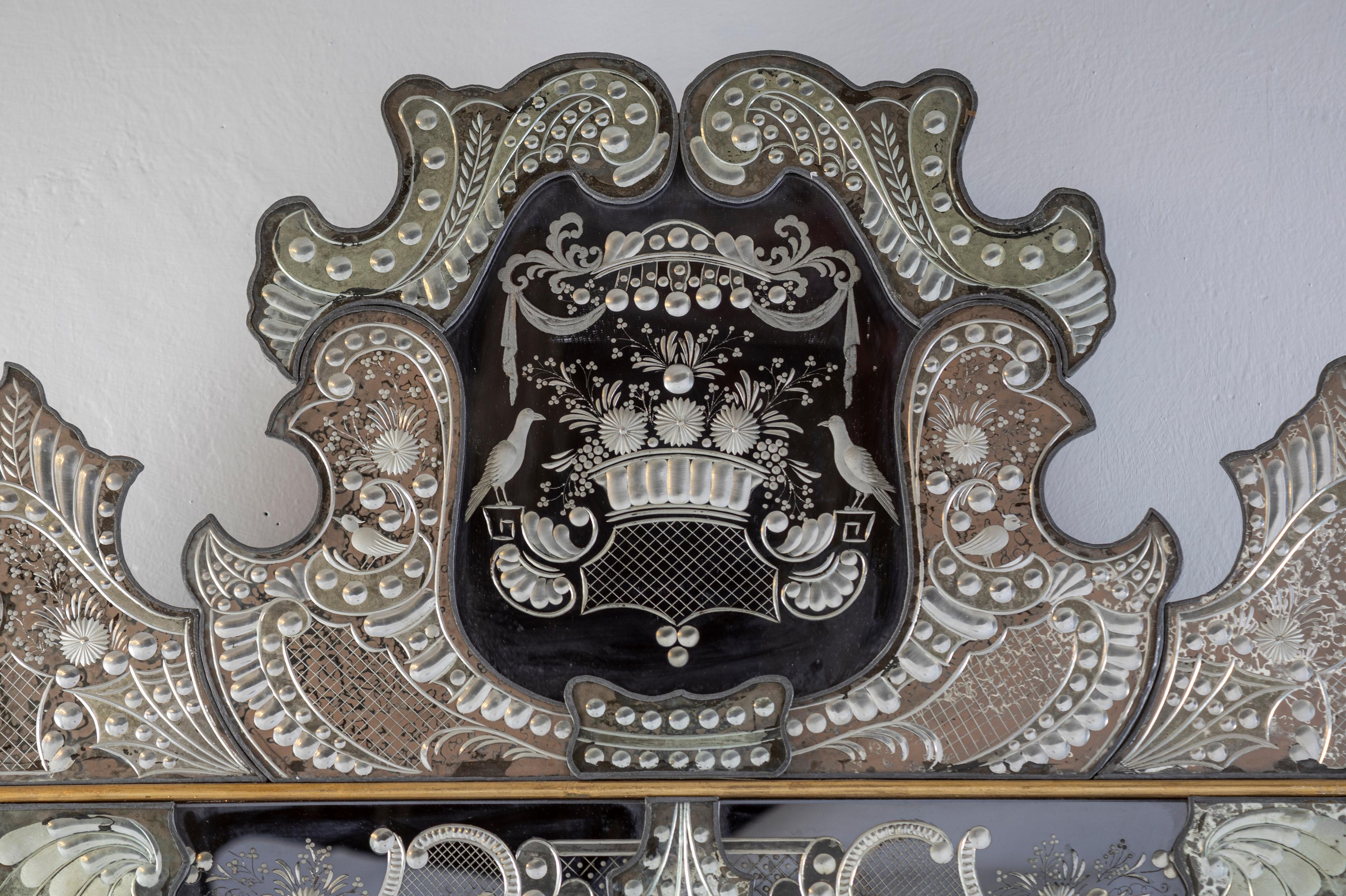 Fabulous Venetian Liberty Etched Murano Glass Mirror principios del siglo XX en venta