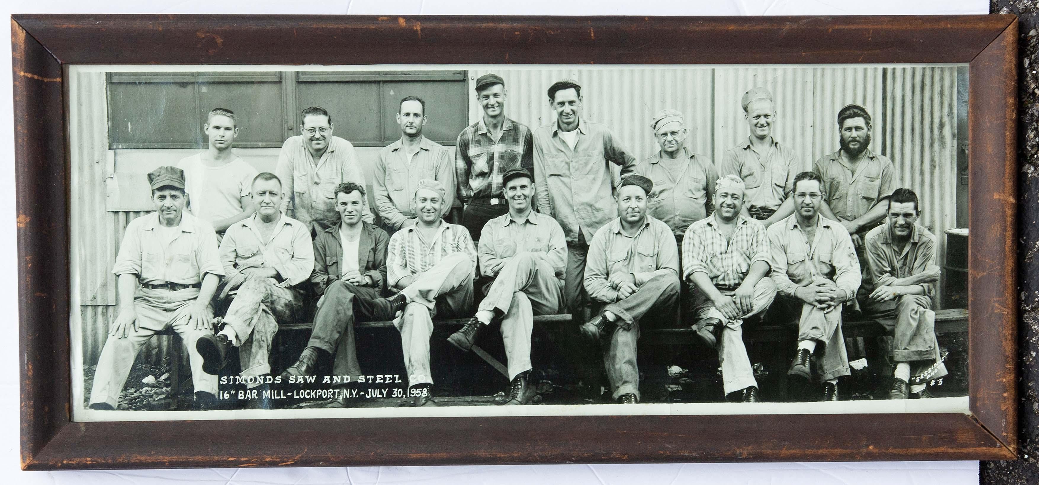 Fabelhafte Vintage-Stahlmühle/Beistellfotografie aus der Mitte des Jahrhunderts, datiert 1958 (amerikanisch) im Angebot