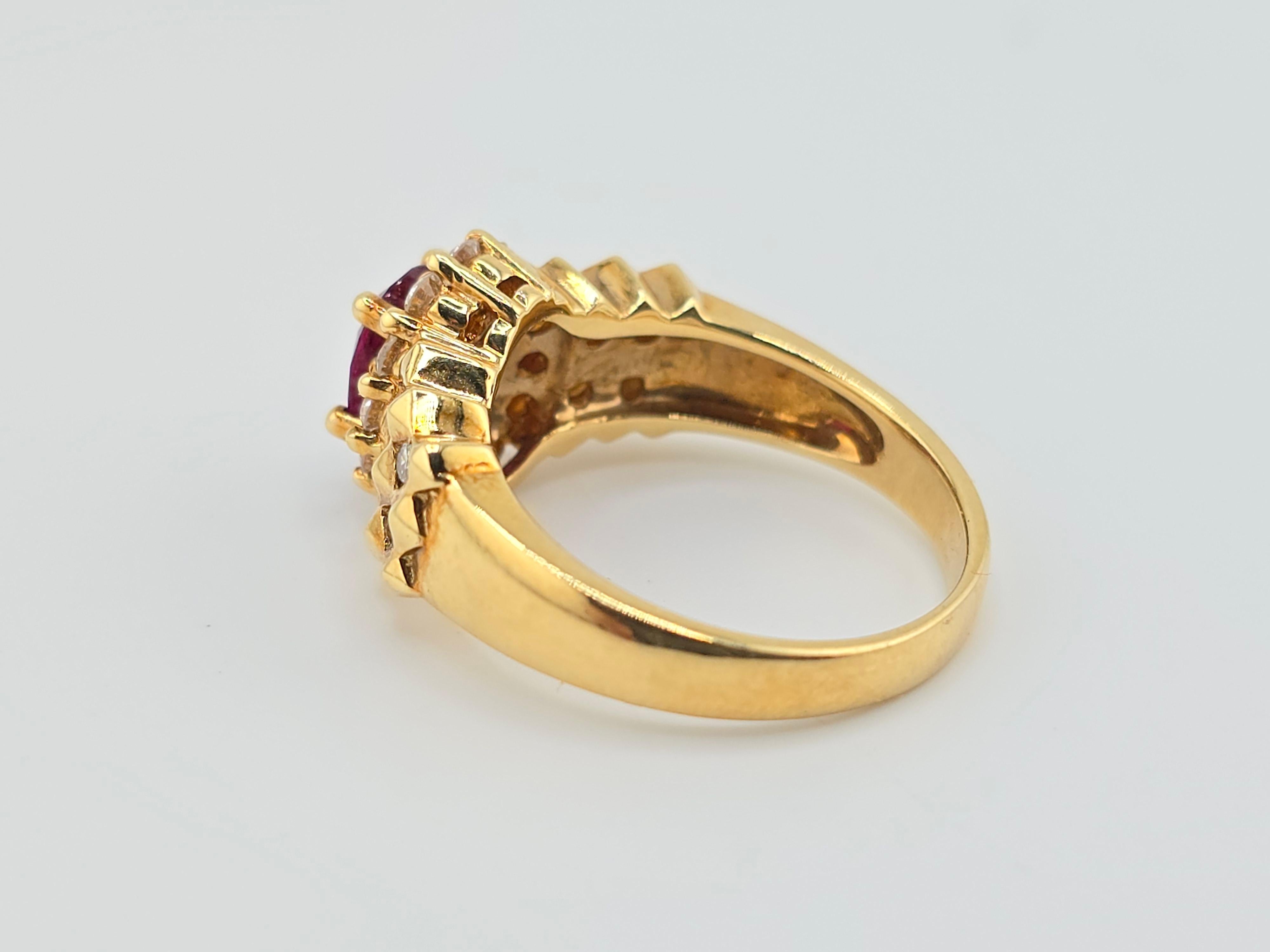 Fabulous Vivid Ruby & Diamond 18K Yellow Gold Ring Gorgeous Diamonds In Good Condition For Sale In Media, PA