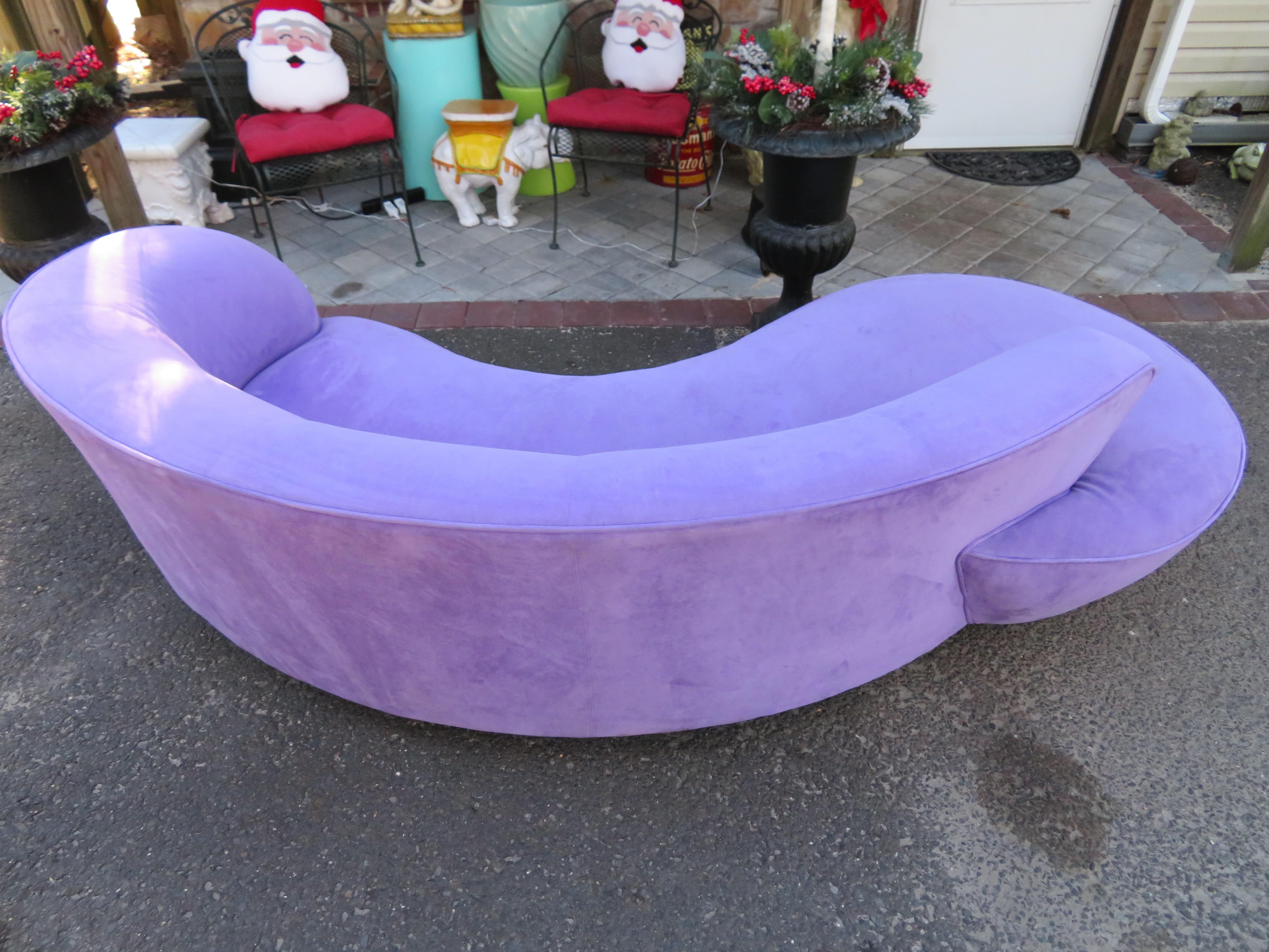 Fabulous Vladimir Kagan Curved Cloud Sofa Directional with Lucite Support In Good Condition In Pemberton, NJ