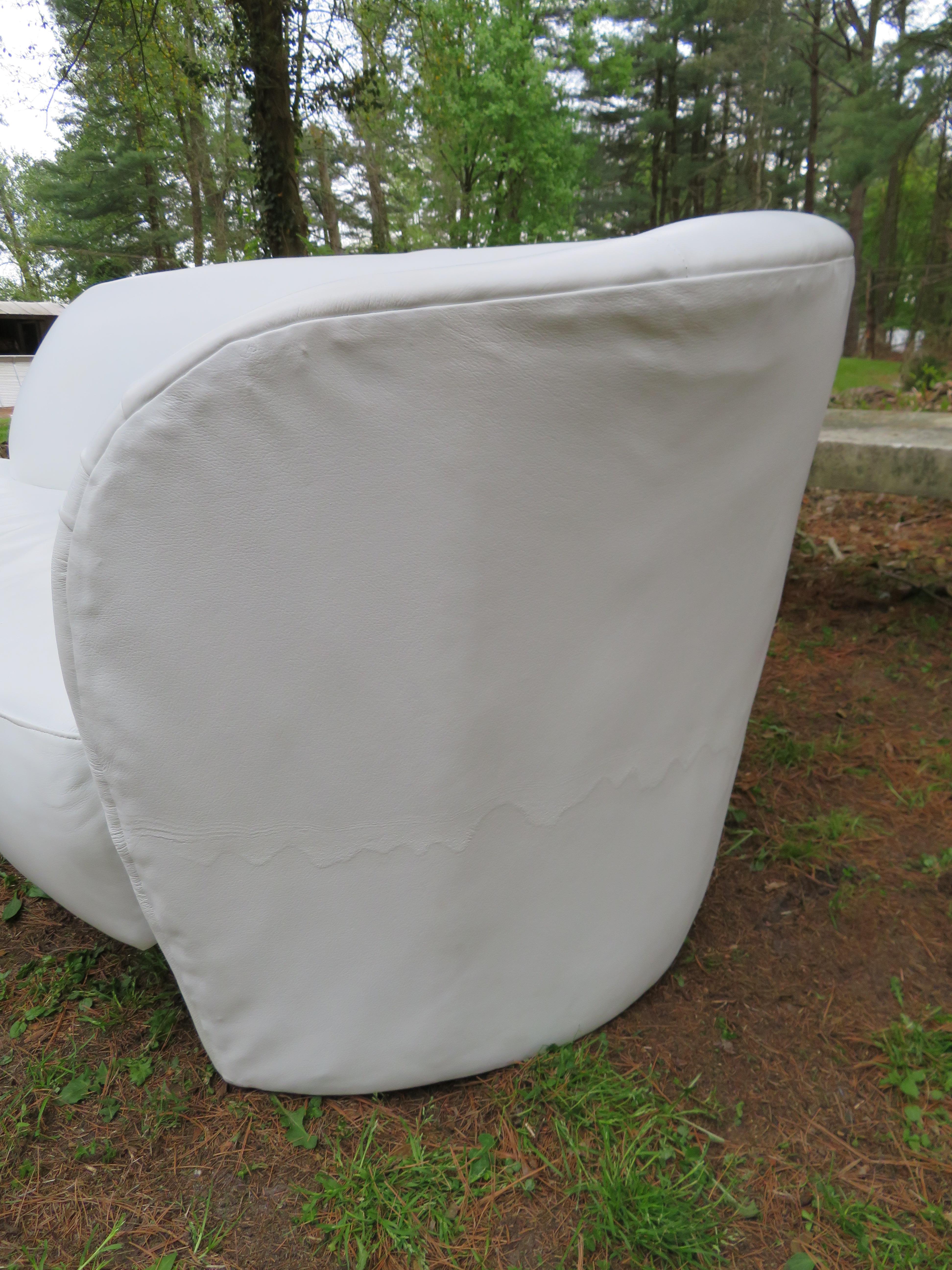 Fabulous White Leather Cloud Sofa Weiman, 1980s In Good Condition For Sale In Pemberton, NJ