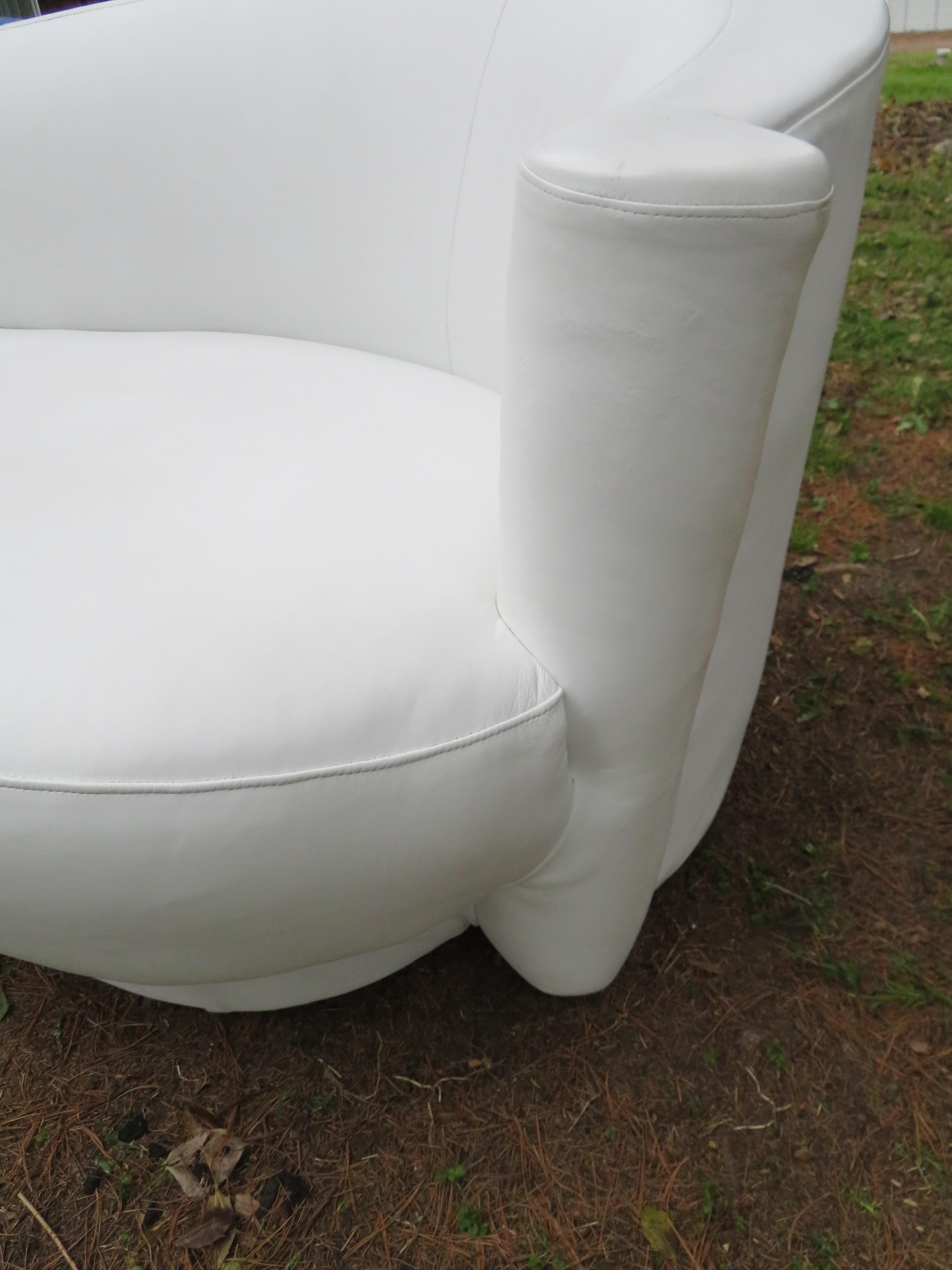 Fabulous White Leather Scrolled Arm Cloud Sofa Weiman, 1980s In Good Condition In Pemberton, NJ