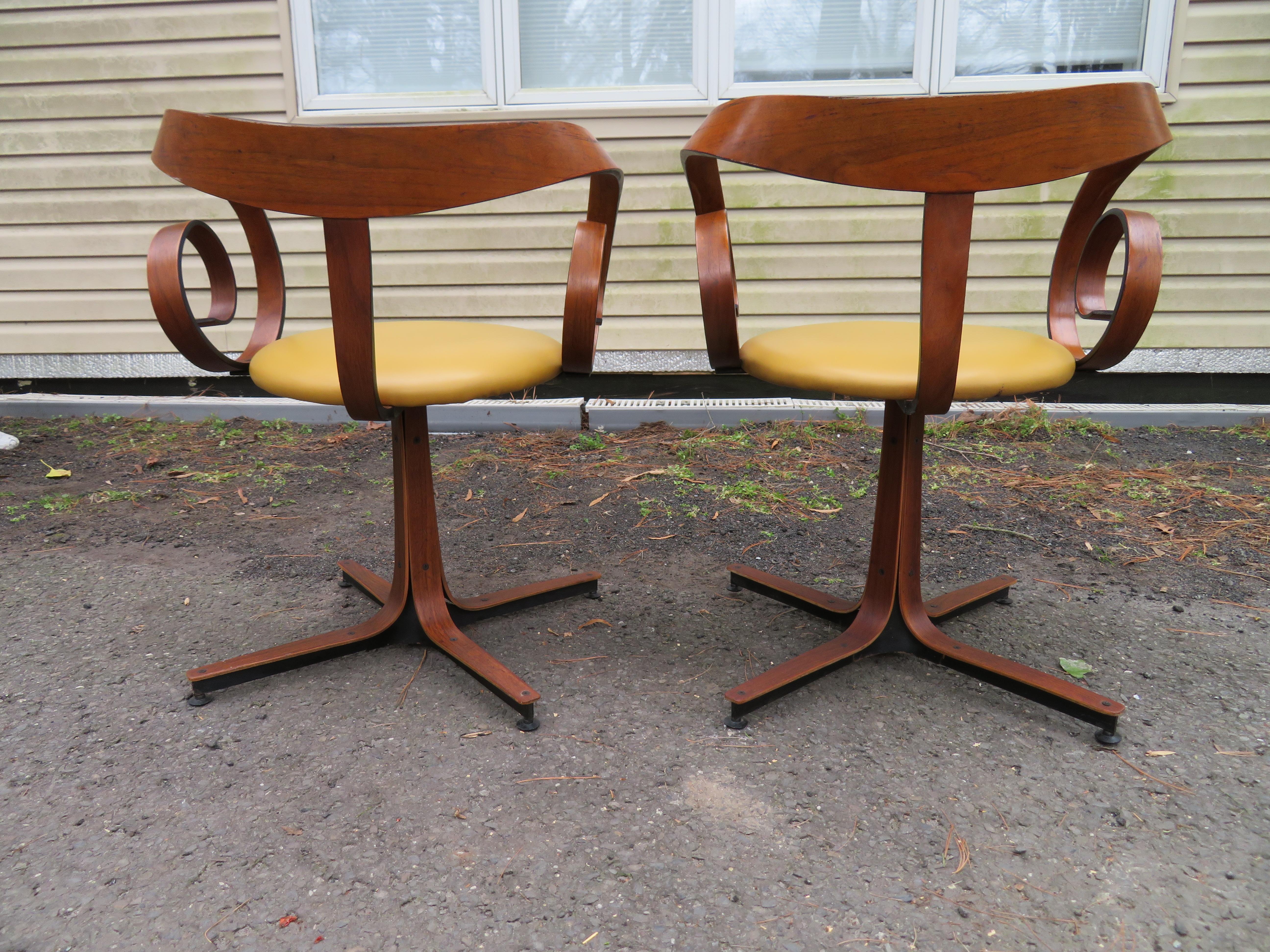 Mid-Century Modern Fabulous Walnut 