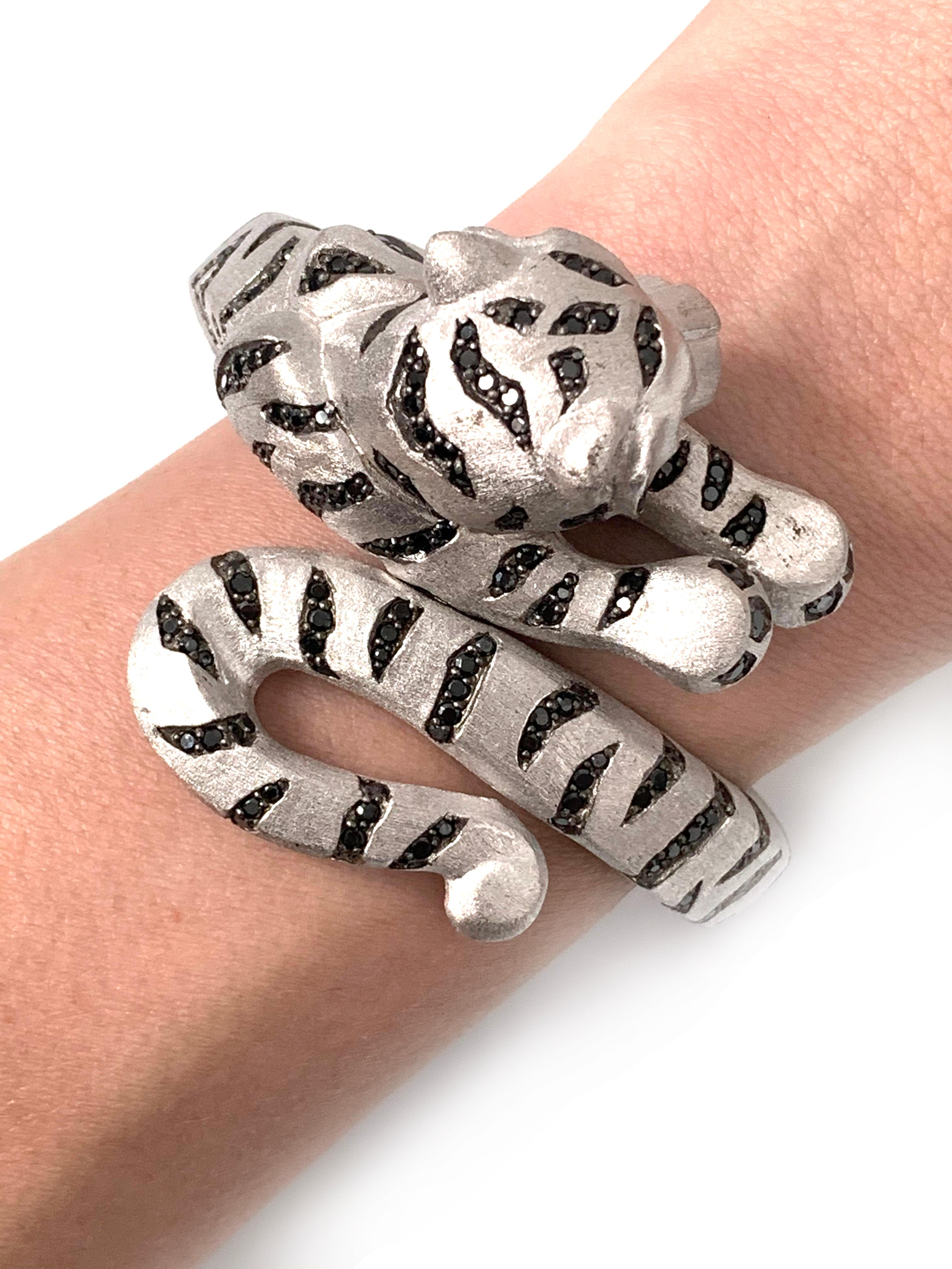 Fabulous White Tiger Bangle Bracelet In Excellent Condition In Los Angeles, CA