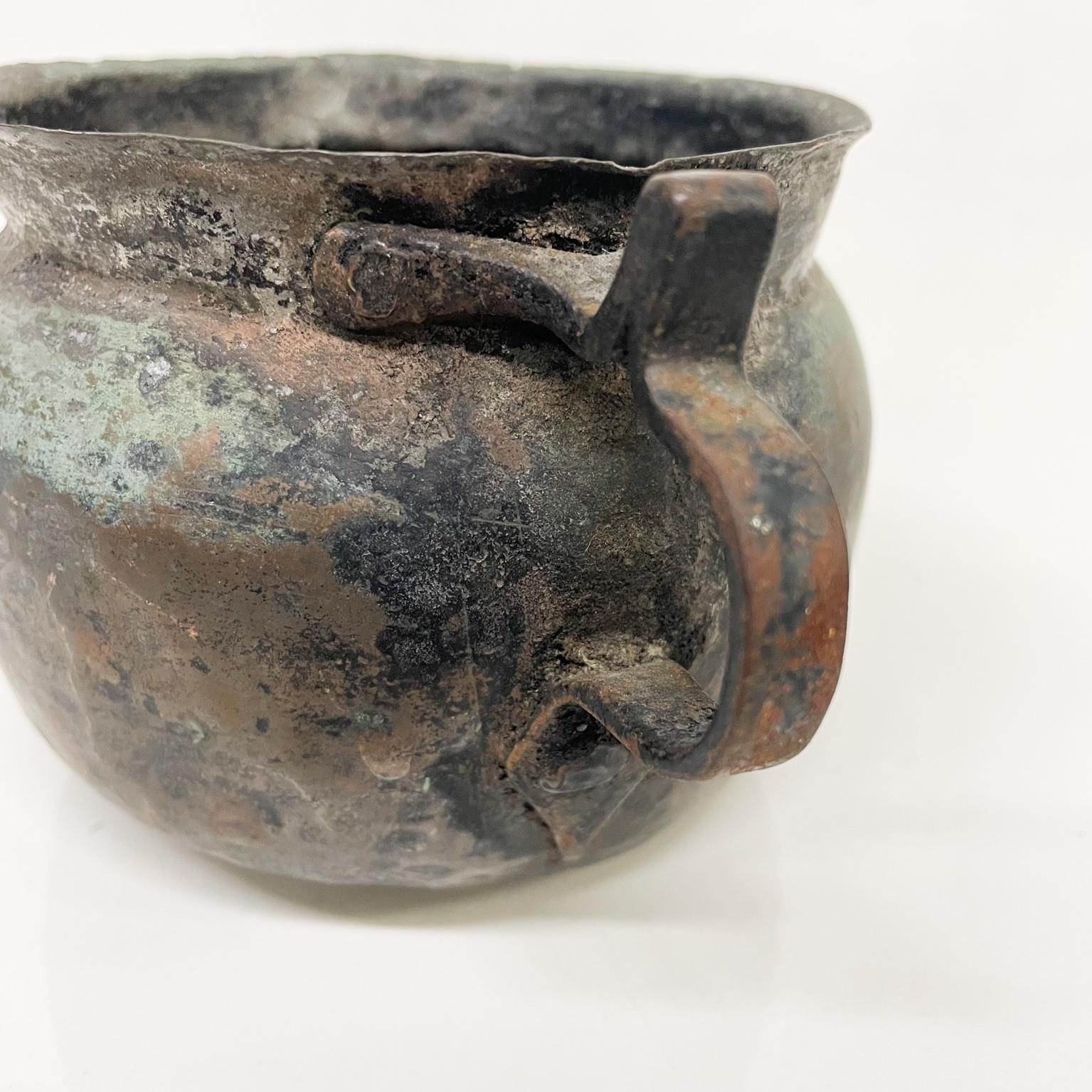 Americano Tazza di rame rustica fatta a mano con patina favolosa Tazza antica + manico scultoreo in vendita