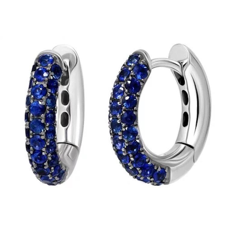 Fabuous Every Day Blue Sapphire Hoop Earrings for Her In New Condition For Sale In Montreux, CH