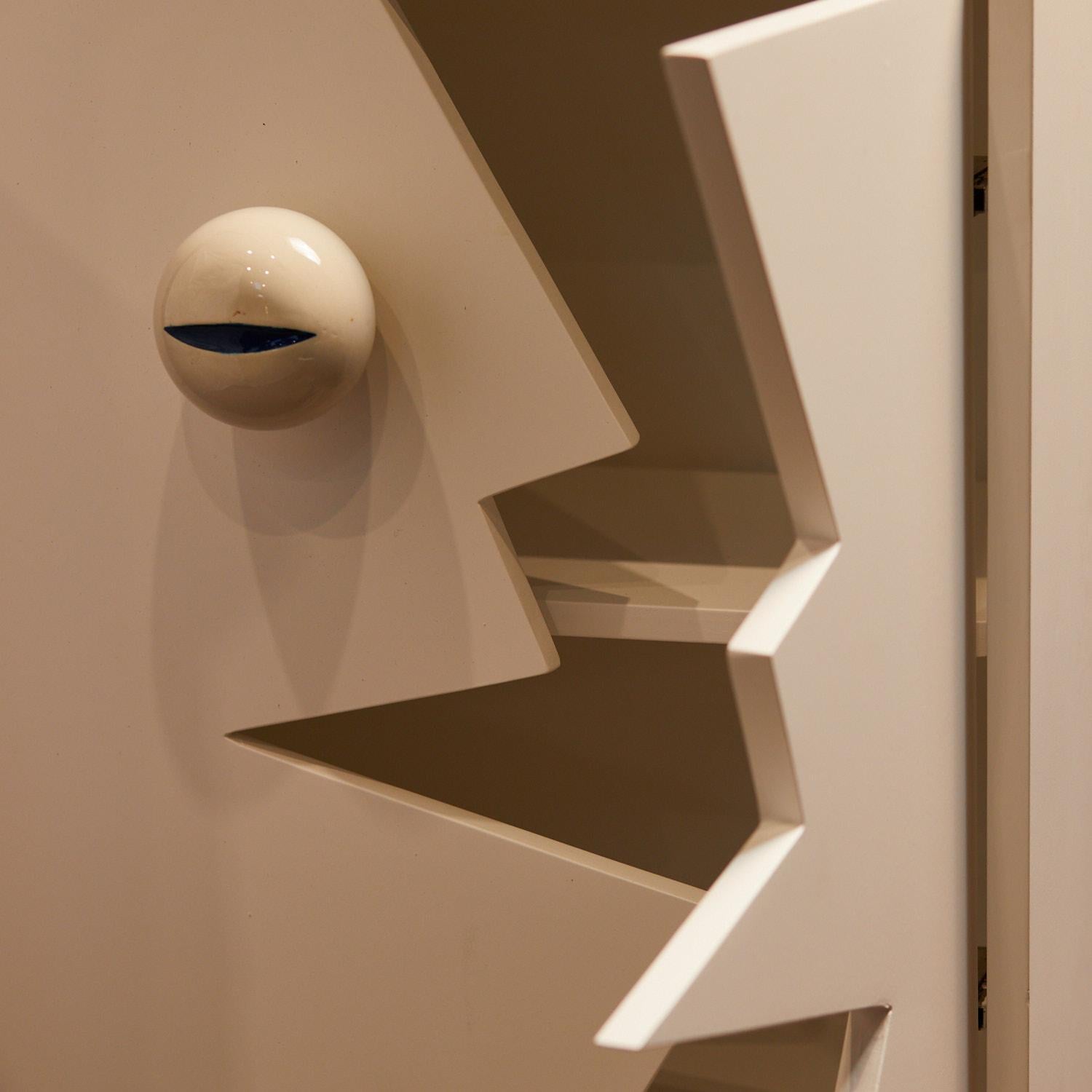 Faccione, Lacquered Wood and Ceramic Eyeball Cabinet by Ennio Nonni For Sale 6