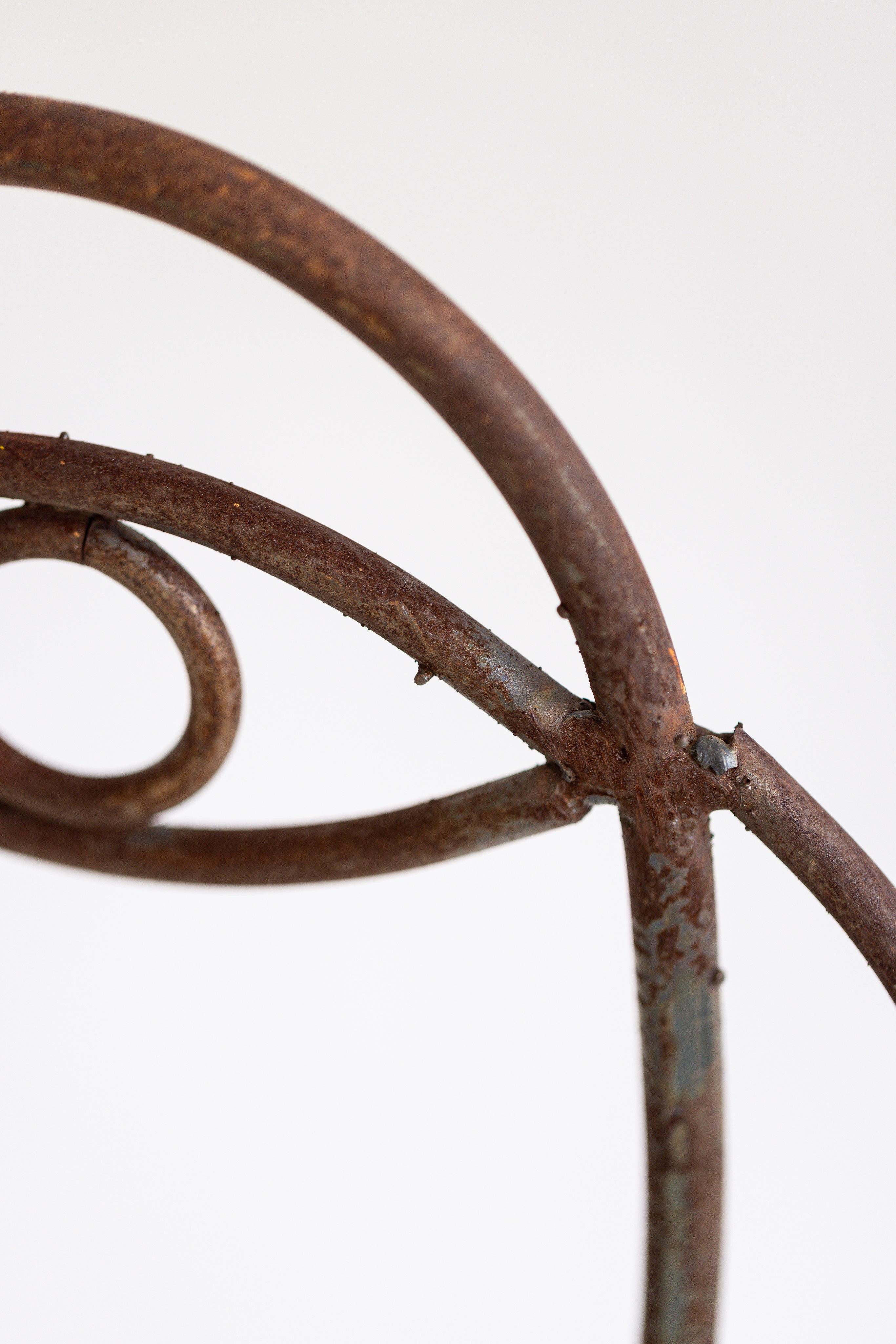 Finish
-Welded iron                                                          
-Good vintage condition                                

Dimensions
21.5ʺW × 18ʺD × 39