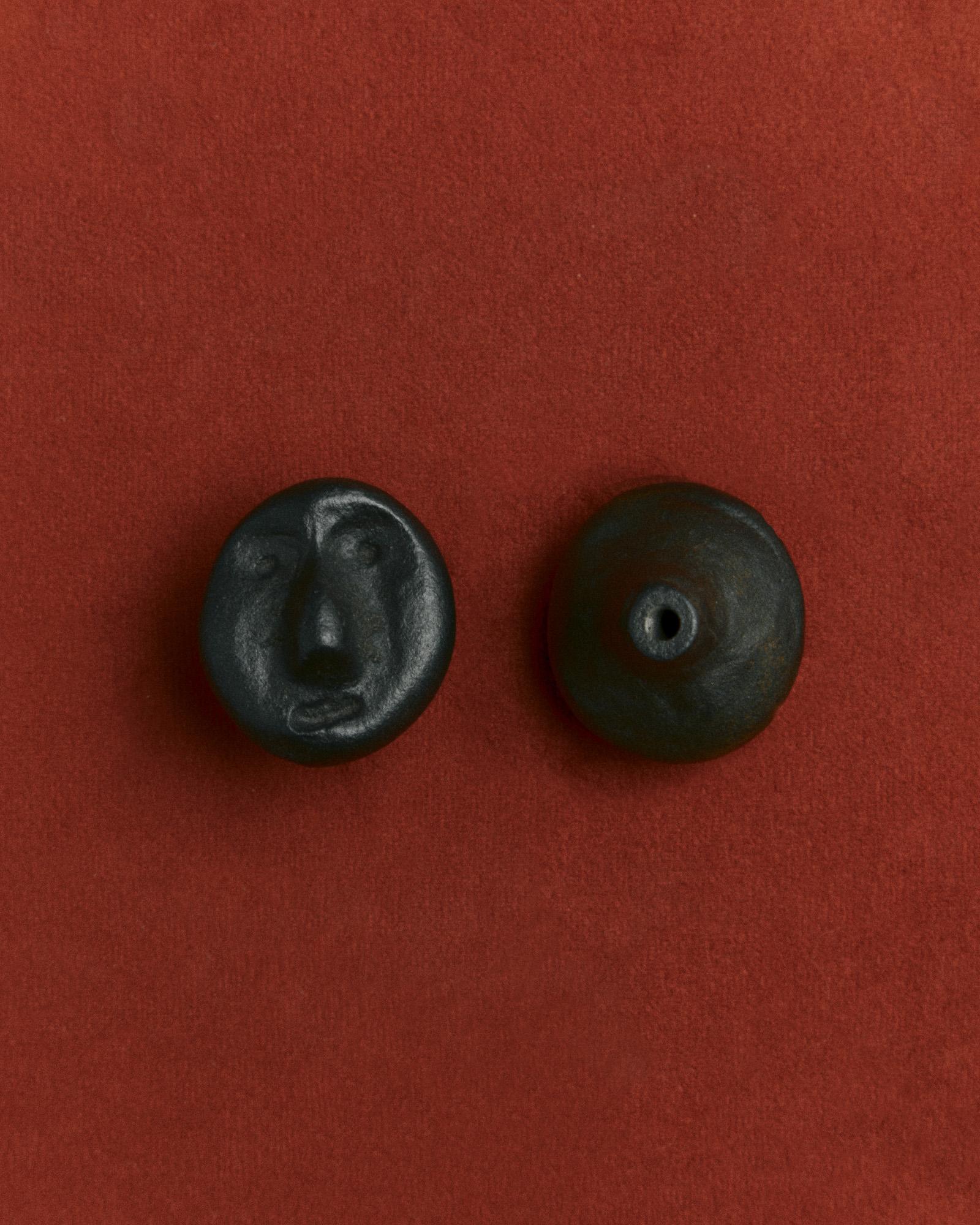 Face Knob (4er- Pack) von Mike Ruiz Serra (amerikanisch) im Angebot