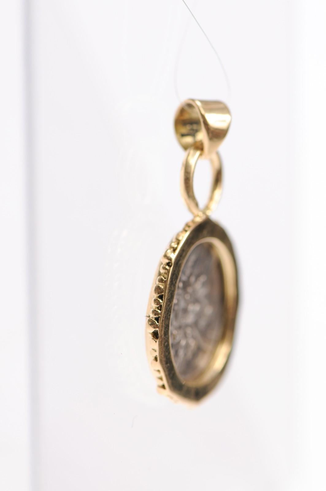 Pendentif en forme de visage de Méduse de la République romaine 47 av. en vente 5