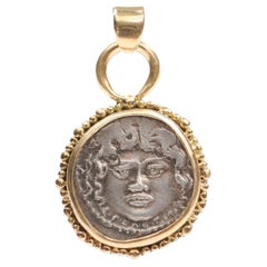 Pendentif en forme de visage de Méduse de la République romaine 47 av.