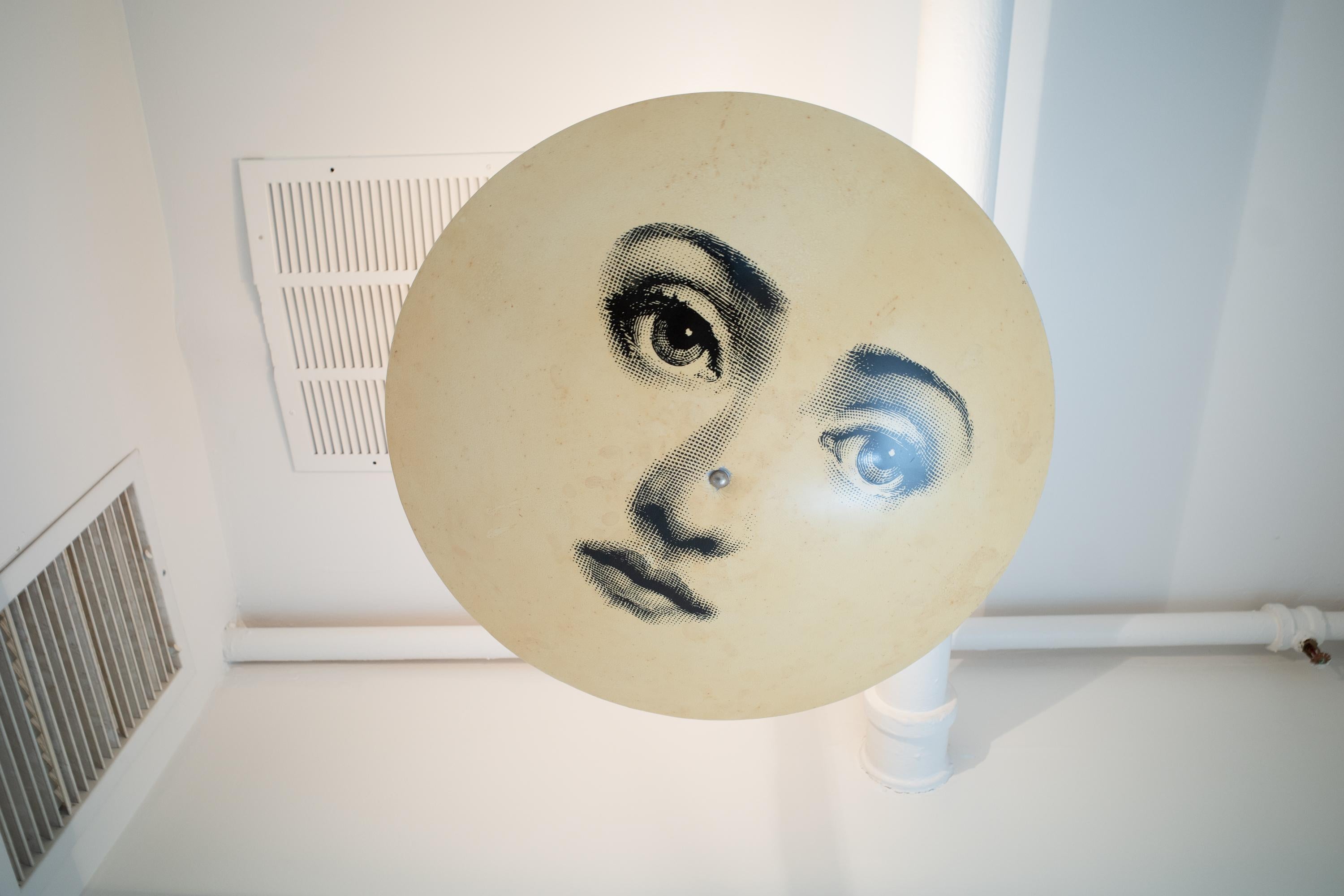 Mid-Century moderno Lampada a sospensione Face di Fornasetti in vendita