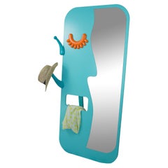 Miroir mural Face to Face : Captivant miroir turquoise à pied avec cintre