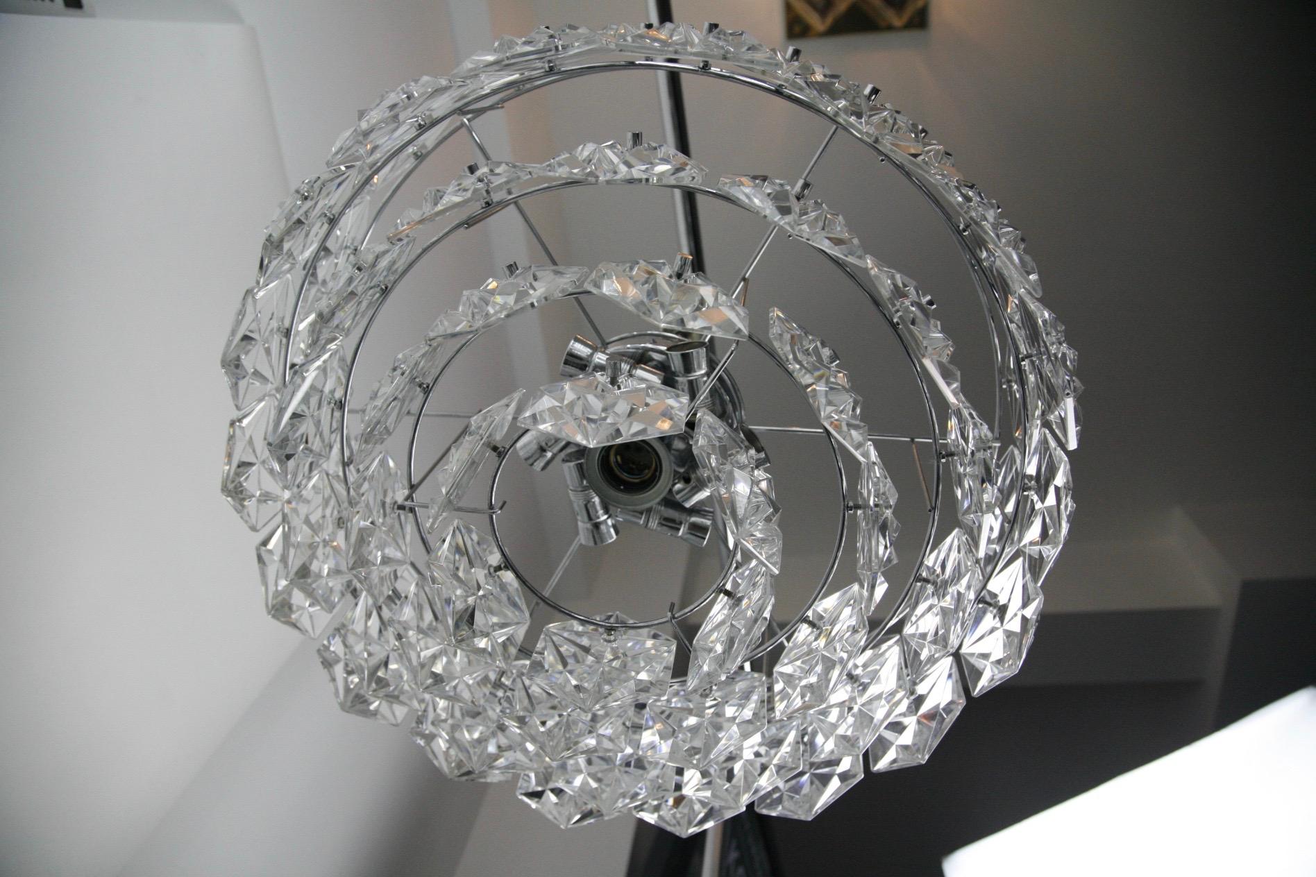 Lampadario Kinkeldey in cristallo sfaccettato, Germania 1960 In condizioni buone in vendita a Bronx, NY