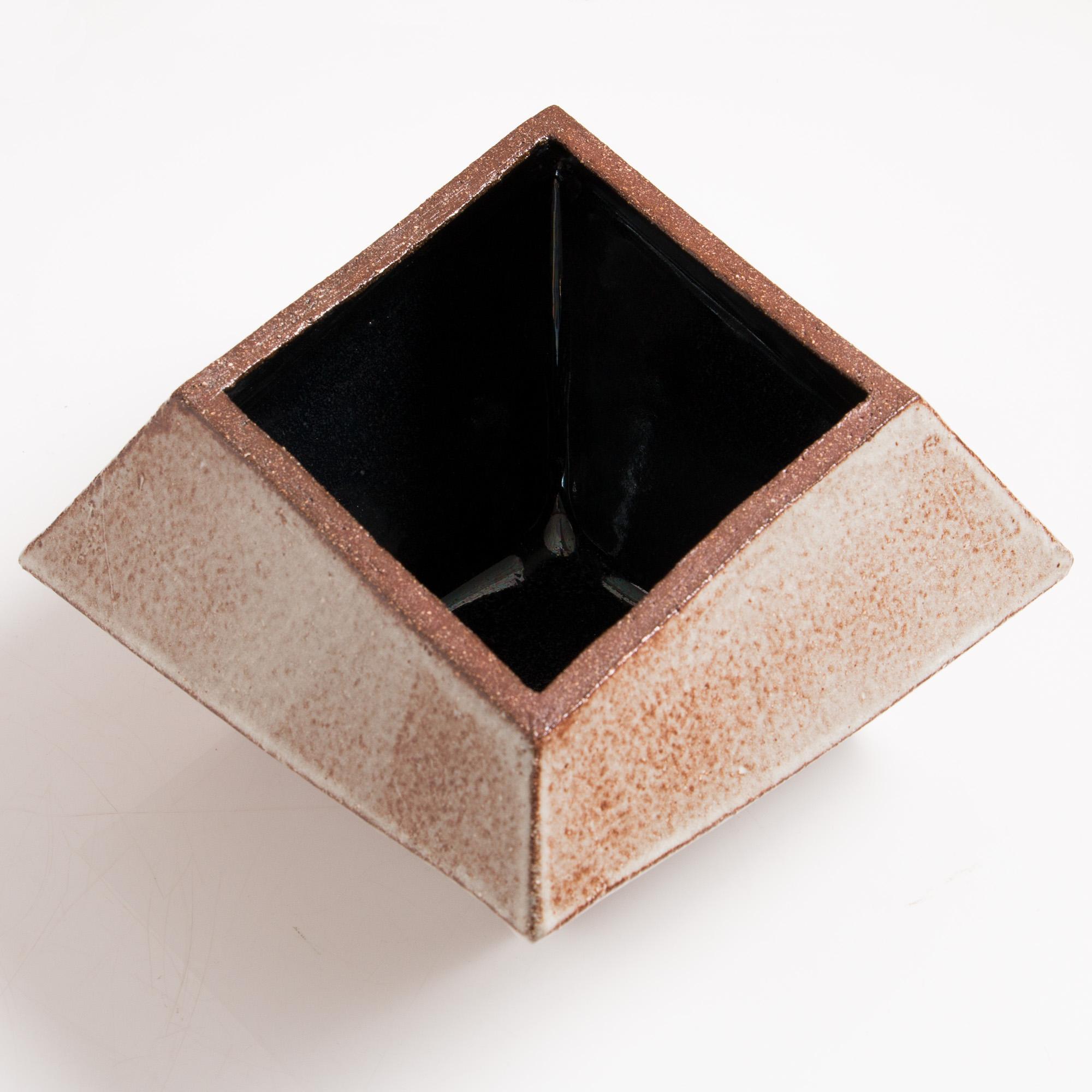 Facet Glossy Gray, Rust, and Black Modern Geometric Ceramic Vessel In New Condition In Bronx, NY