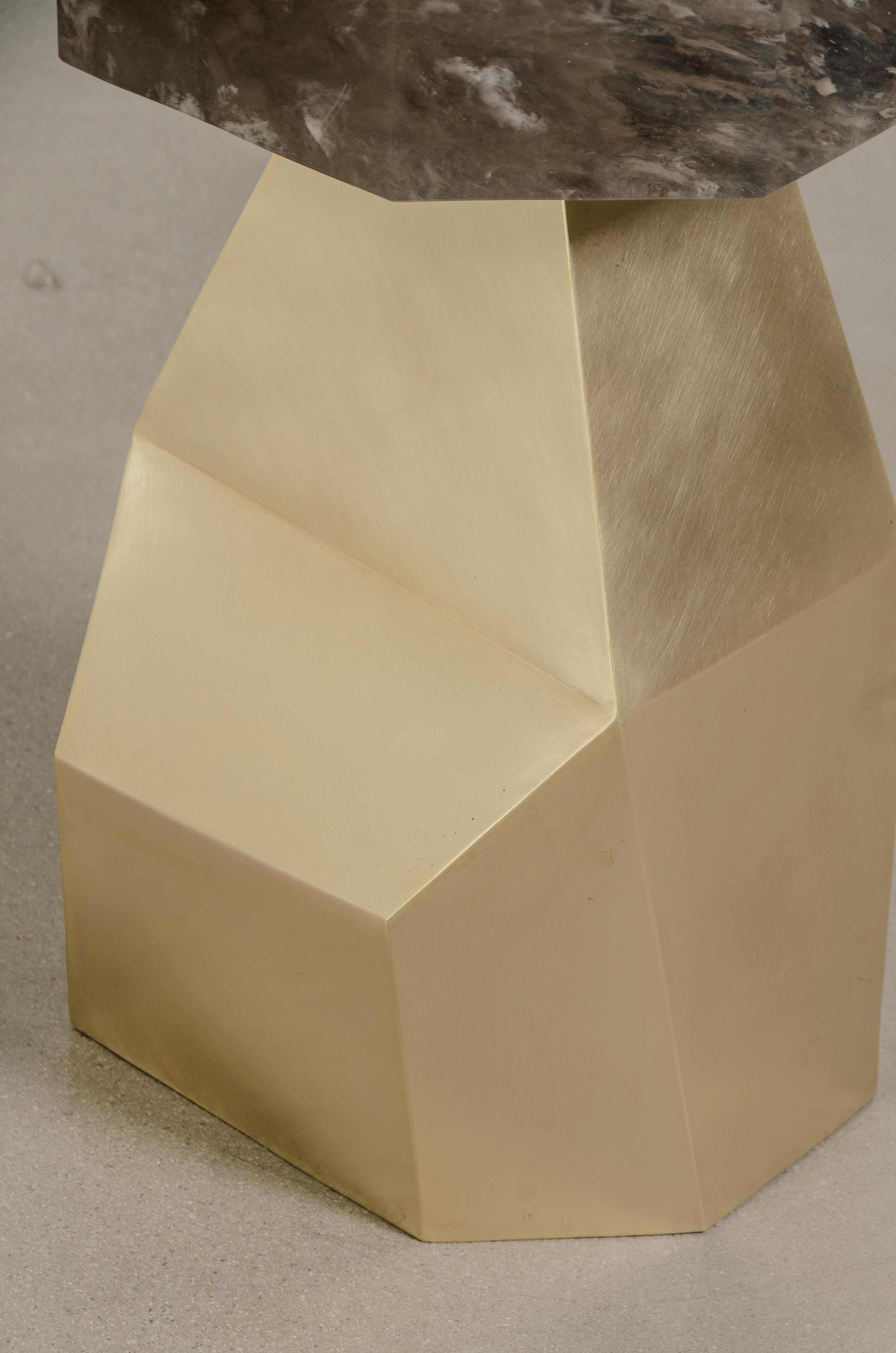 XXIe siècle et contemporain Table d'appoint Facet avec plateau octogonal en cristal fumé de Robert Kuo en vente