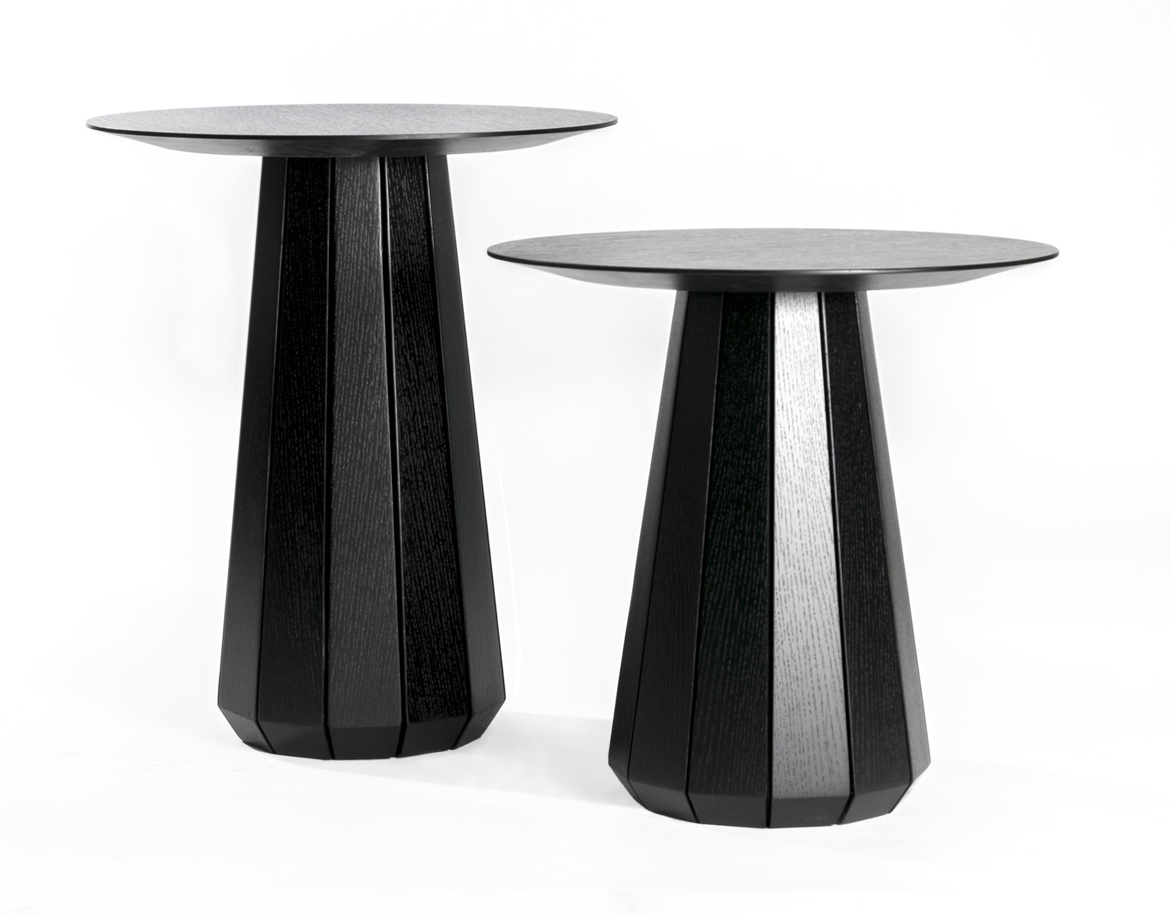 With a multifaceted conical shape, our facet tables are constructed like a barrel. They come in different sizes making them ideal for any area of the house. The Fine shape enhances the elegance to any space, while maintaining staggering