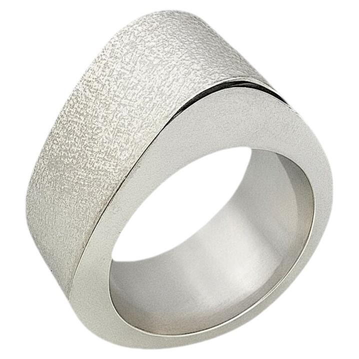 Facetado Angular Ring in Silver 950 by Lucía Rovira For Sale