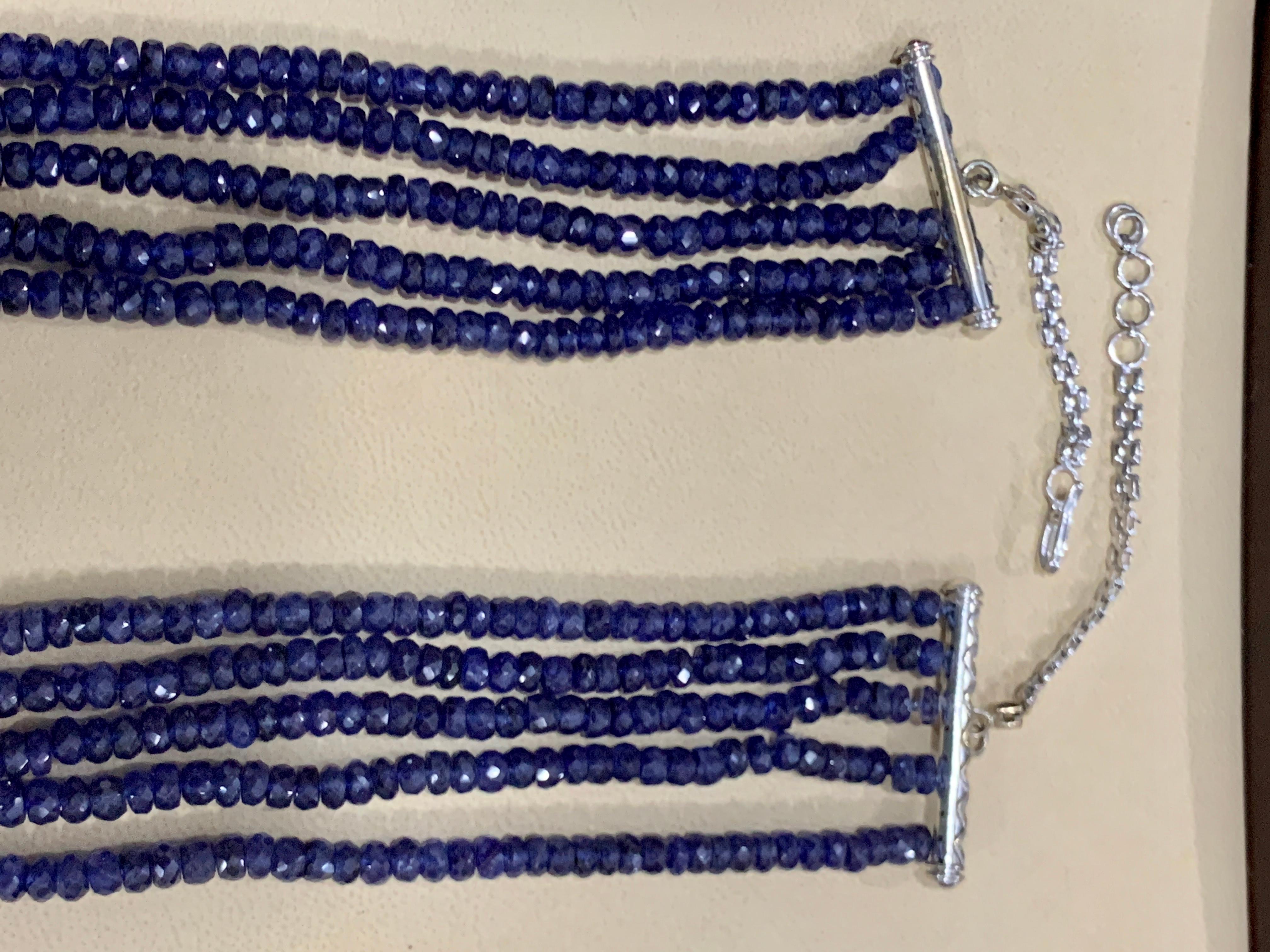 Facettierte facettierte 980 Karat natürlicher Tansanit Perle Fünfreihige Halskette 14 Karat Gold im Angebot 1