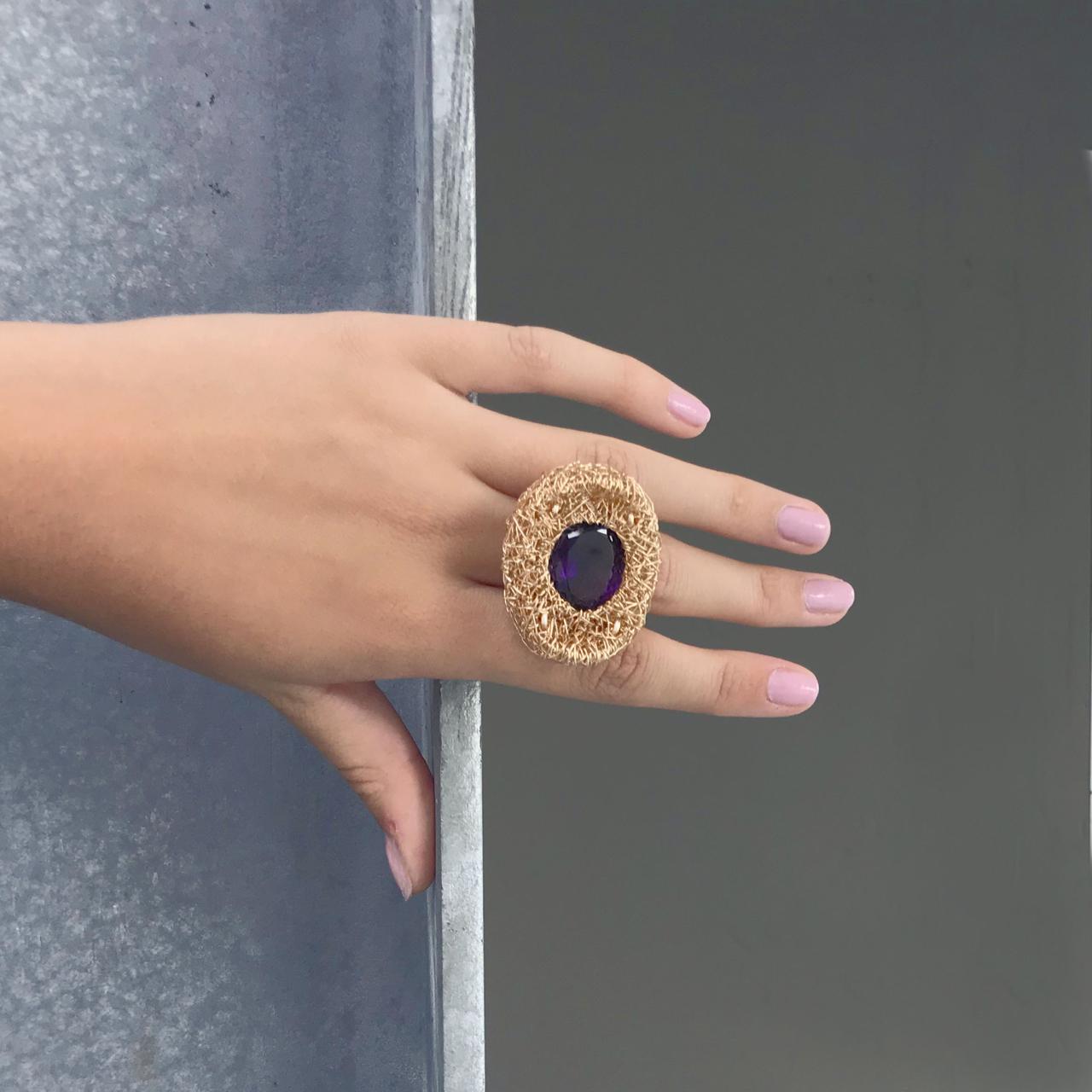 Améthyste facettée en coupe ovale en or 14kt F Bague de cocktail par l'Artistics en vente 4