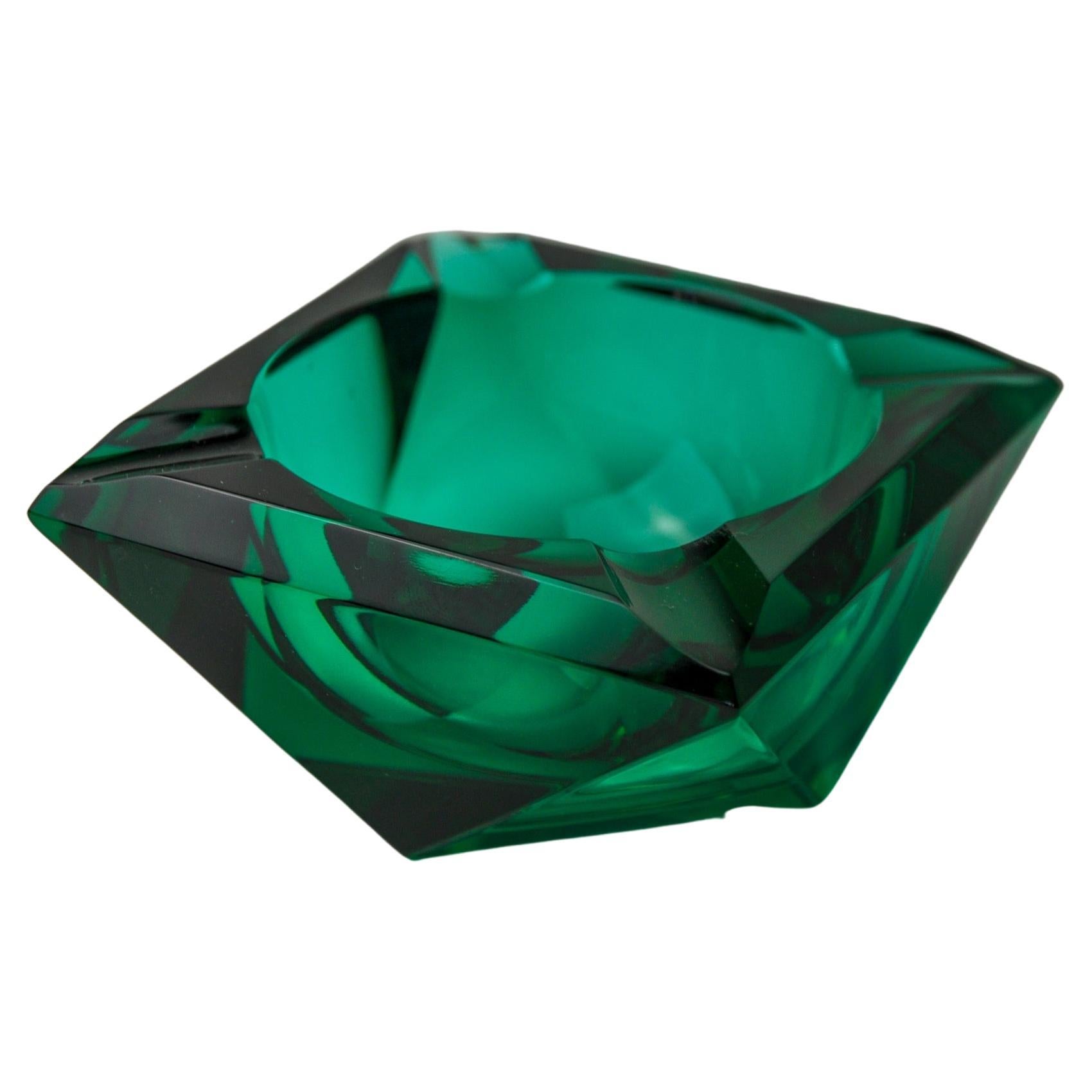Faceted ashtray by Seguso, green murano glass, Italy, 1970 For Sale