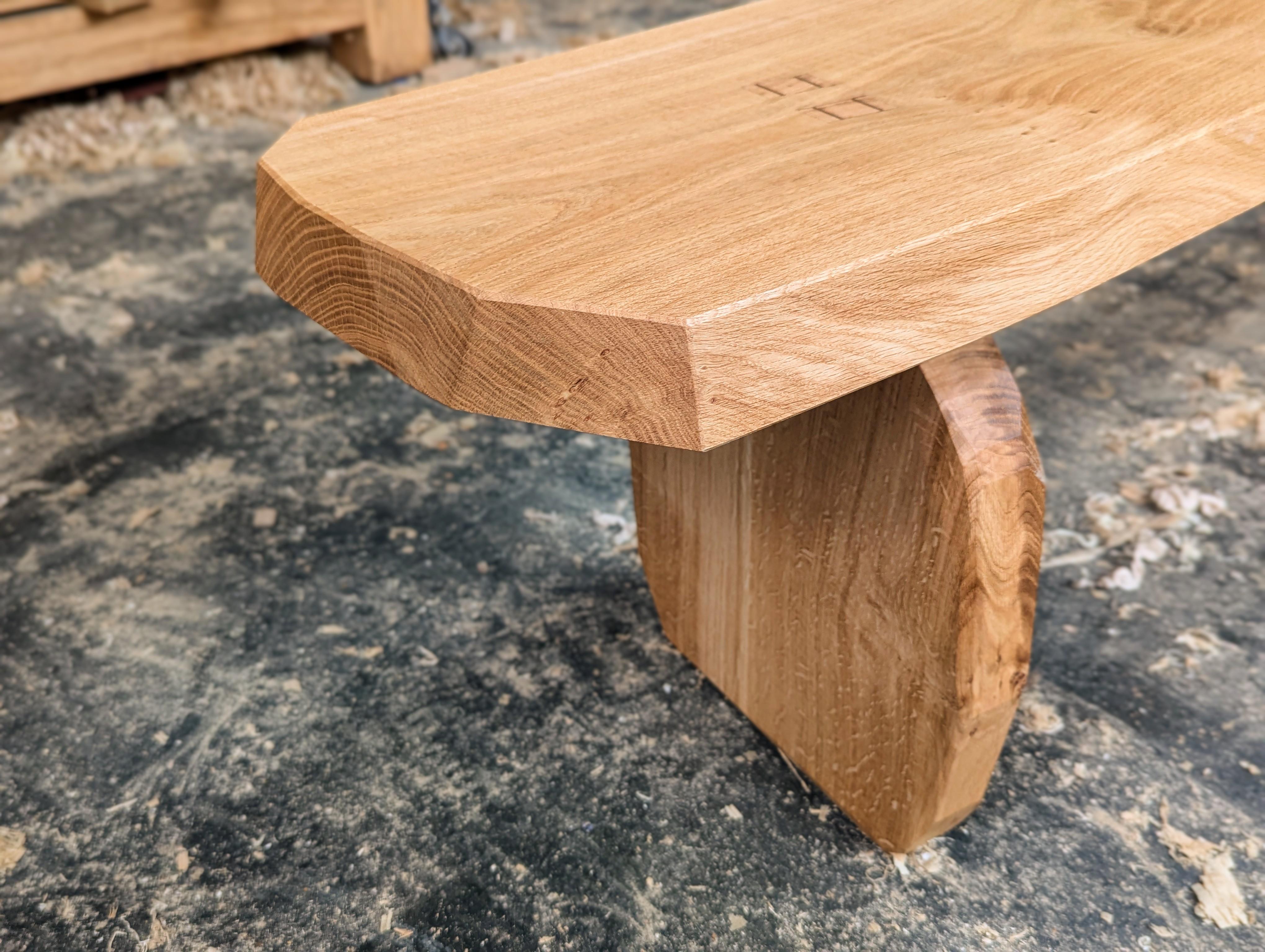 Banco Facetado en Roble by Loose Fit, UK en Nuevo estado para la venta en Bexhill-on-Sea East Sussex, GB