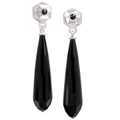 Geoffrey Good, boucles d'oreilles en goutte en argent avec jade noir inversé et diamants noirs facettés