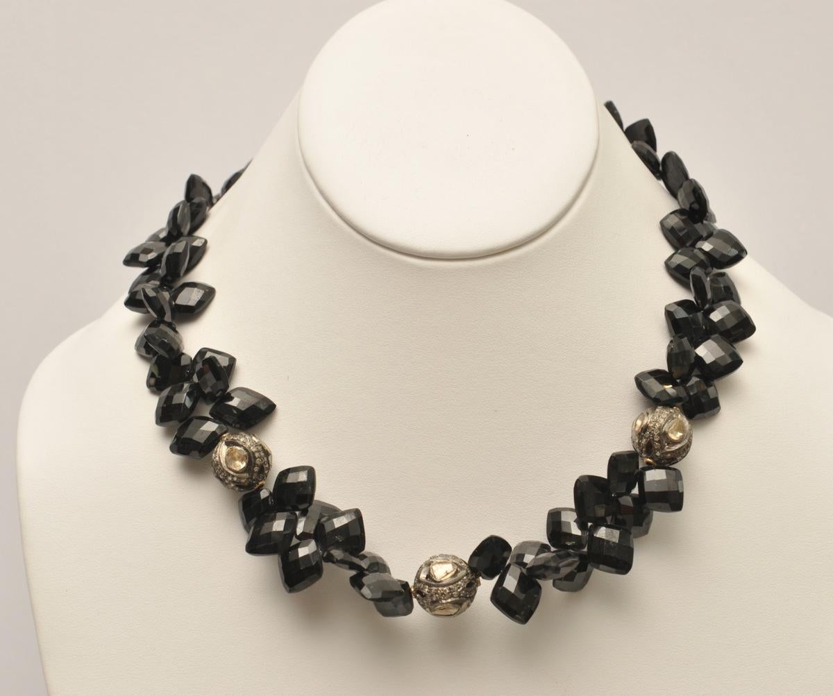 Facettierte Halskette aus schwarzem Onyx und Diamantperlen von Deborah Lockhart Phillips (Perle) im Angebot