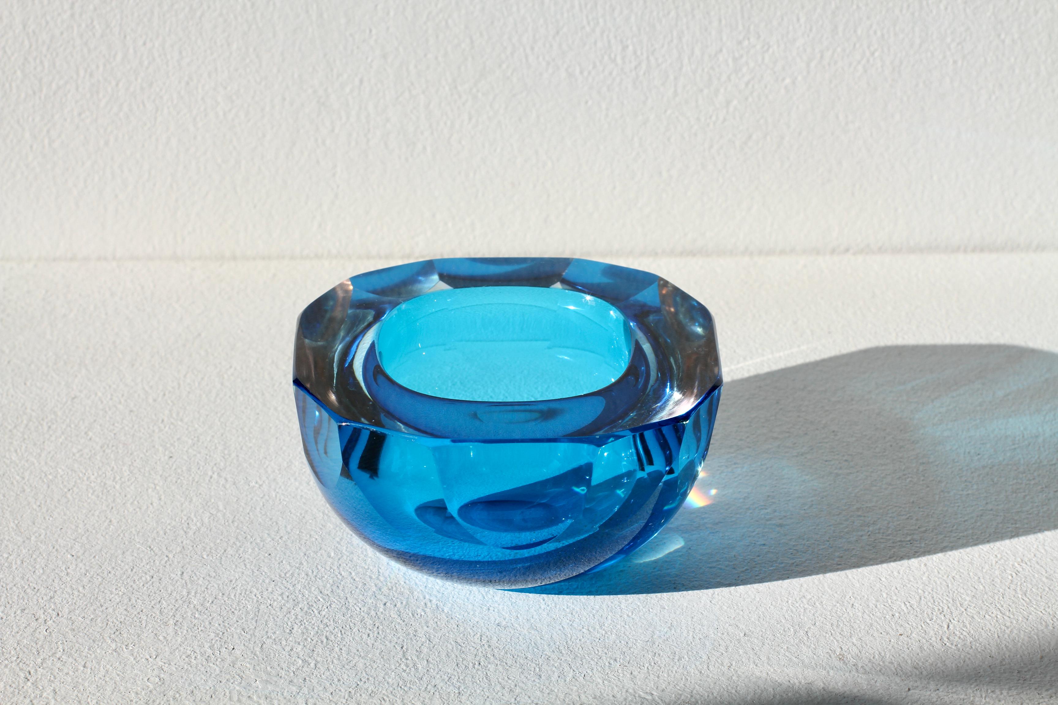 Faceted Blue Murano Midcentury Modern 1960s Sommerso Diamond Cut Glass Bowl For Sale 5
