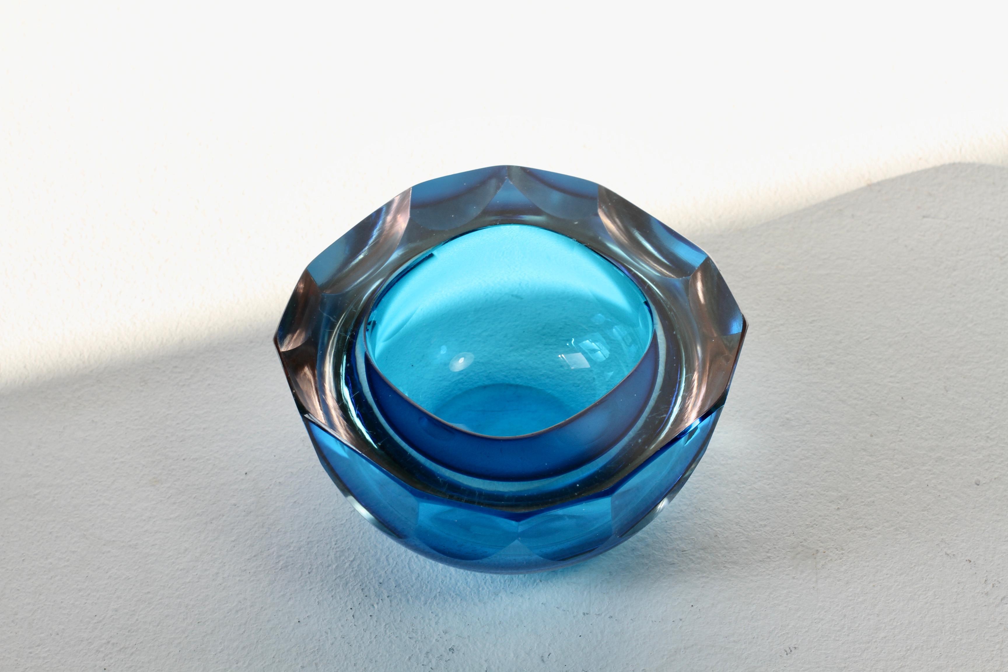 Faceted Blue Murano Midcentury Modern 1960s Sommerso Diamond Cut Glass Bowl For Sale 9