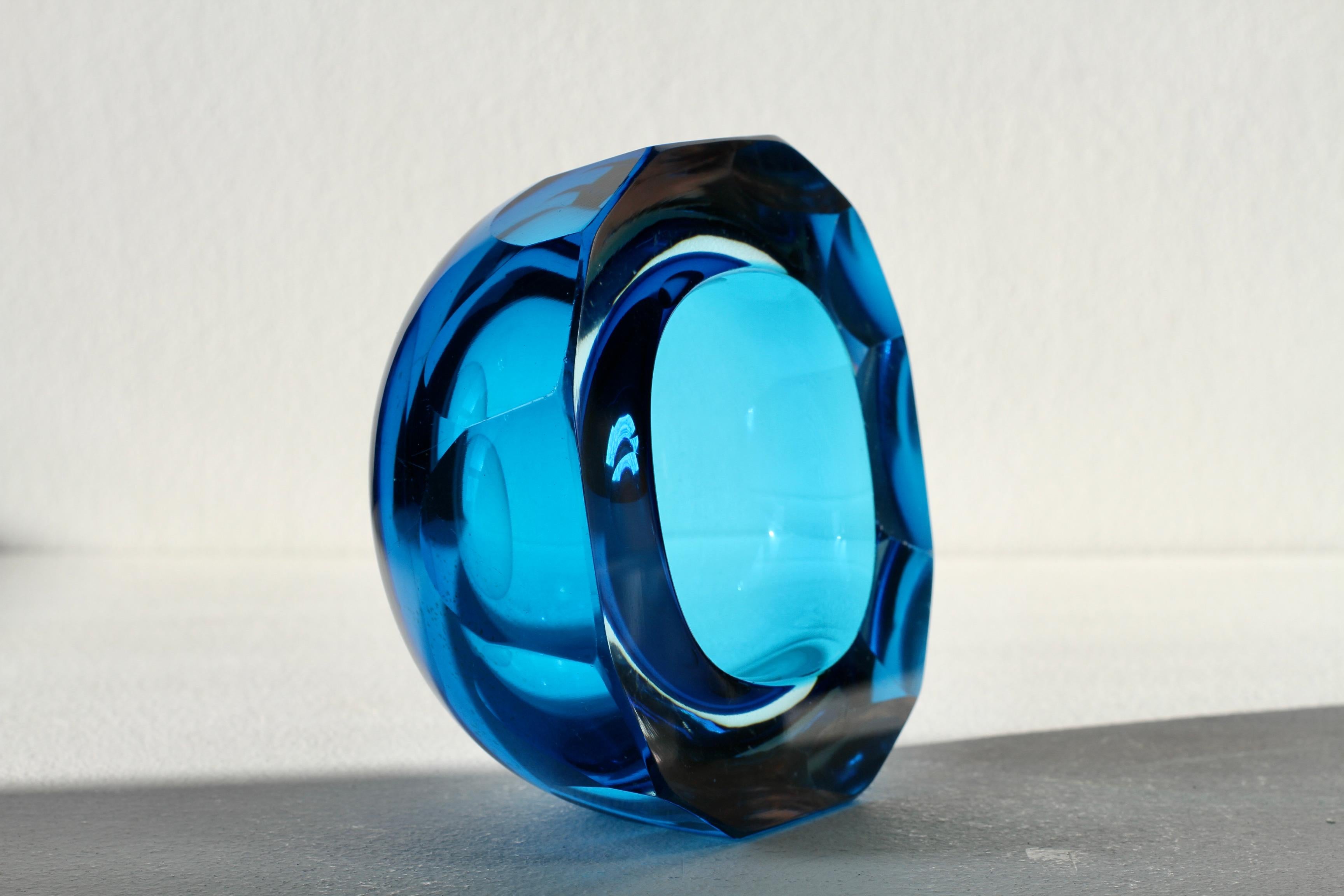 Faceted Blue Murano Midcentury Modern 1960s Sommerso Diamond Cut Glass Bowl For Sale 12