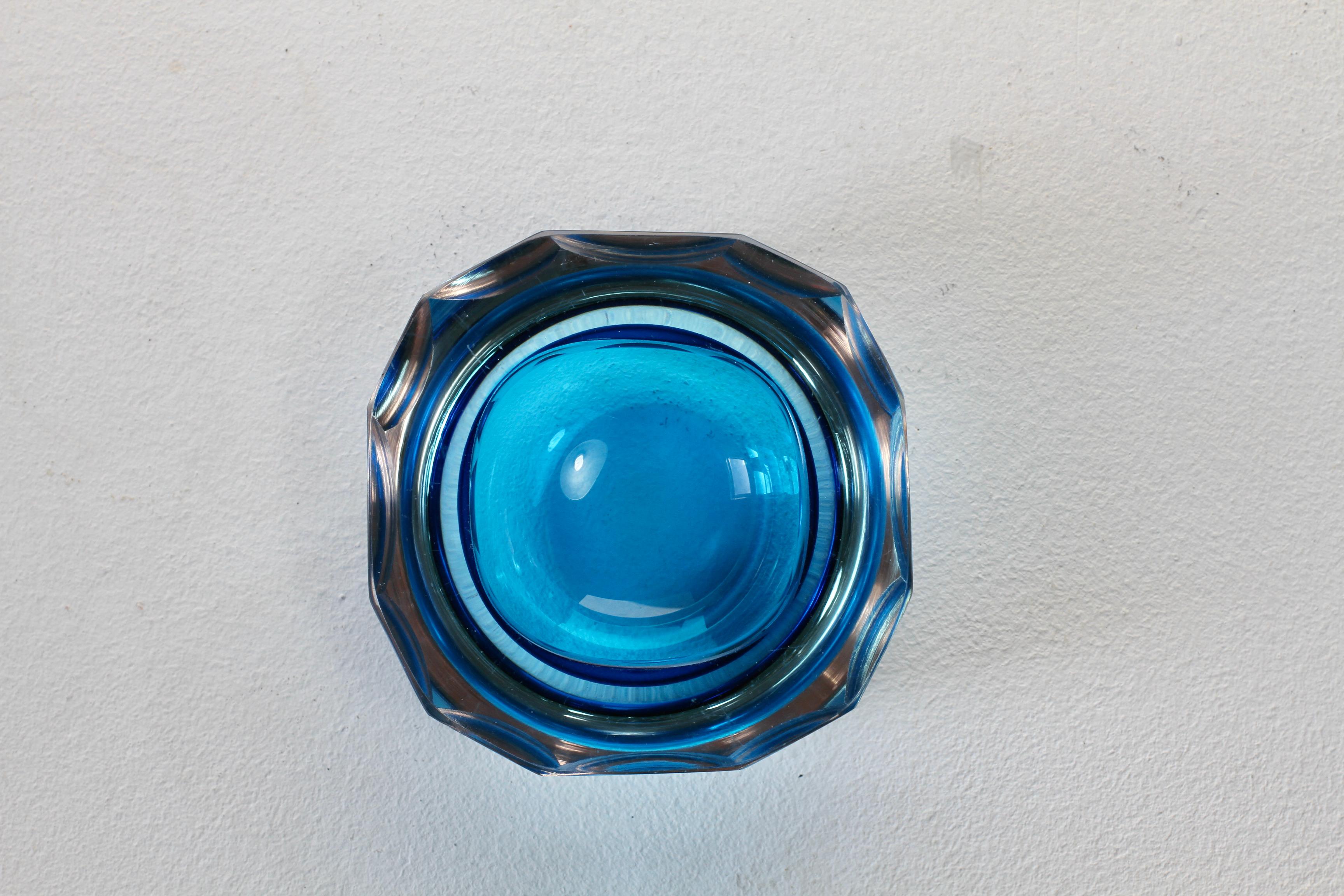 Mid-Century Modern Faceted Blue Murano Midcentury Modern 1960s Sommerso Diamond Cut Glass Bowl For Sale