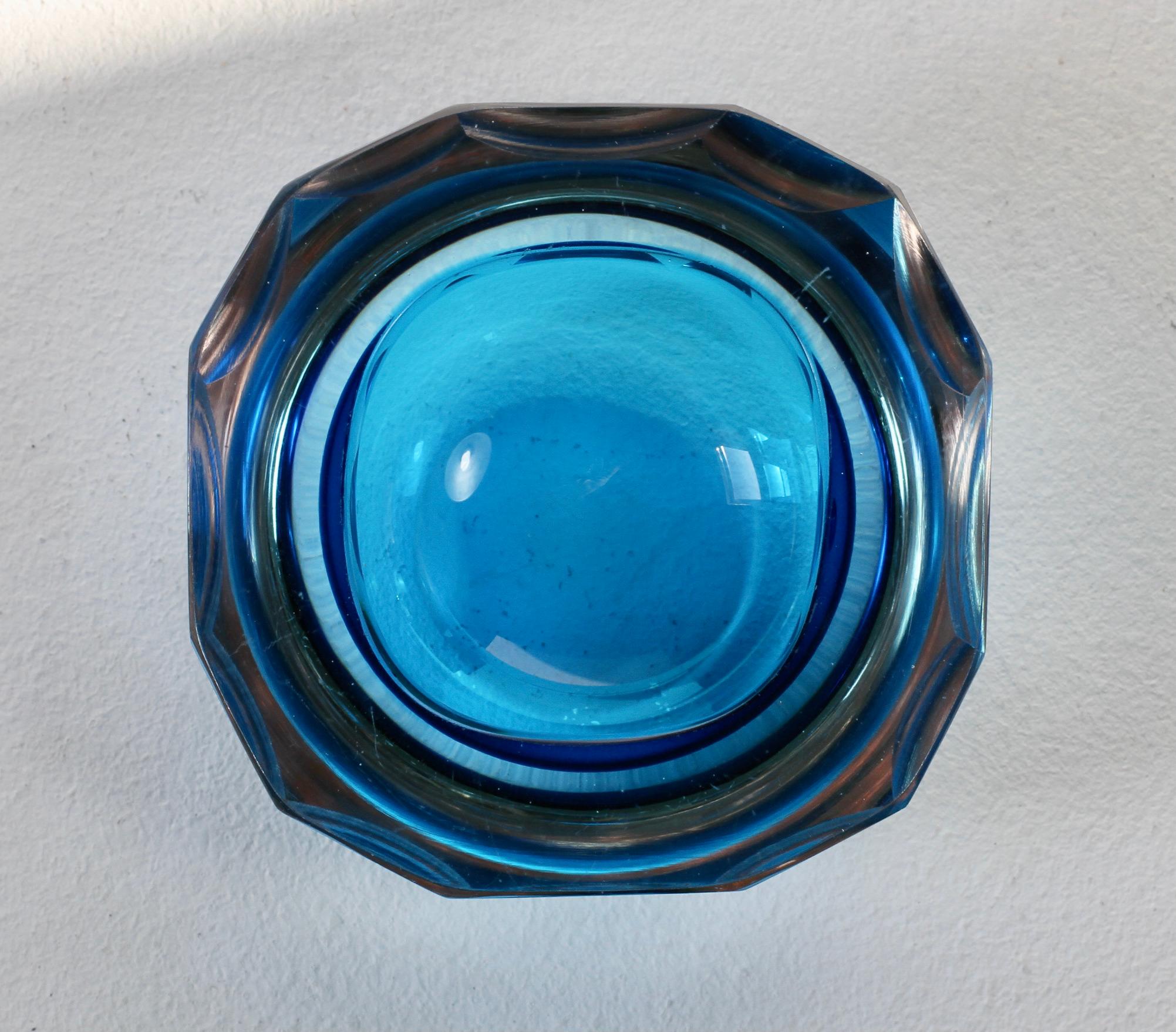 Italian Faceted Blue Murano Midcentury Modern 1960s Sommerso Diamond Cut Glass Bowl For Sale