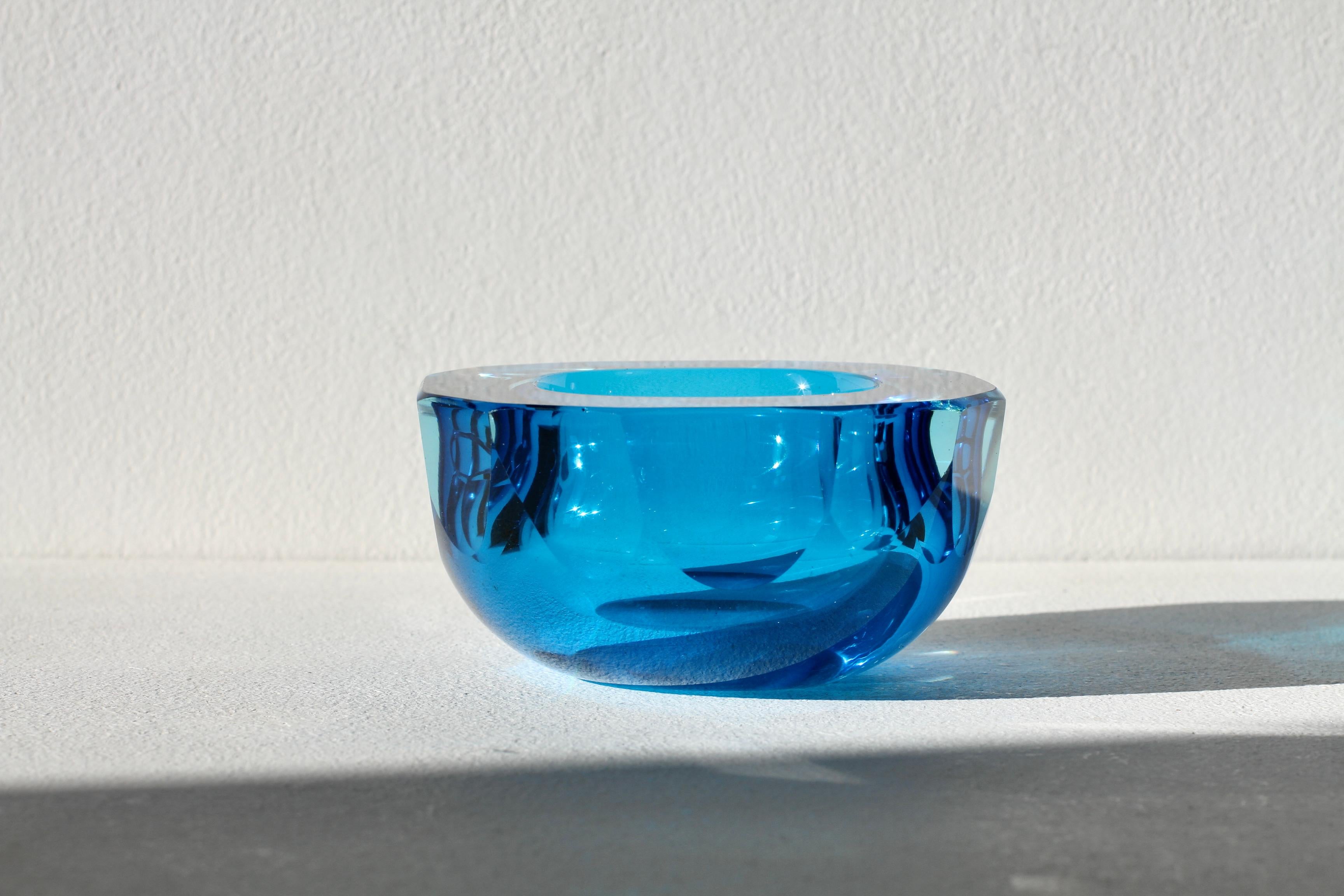 20th Century Faceted Blue Murano Midcentury Modern 1960s Sommerso Diamond Cut Glass Bowl For Sale