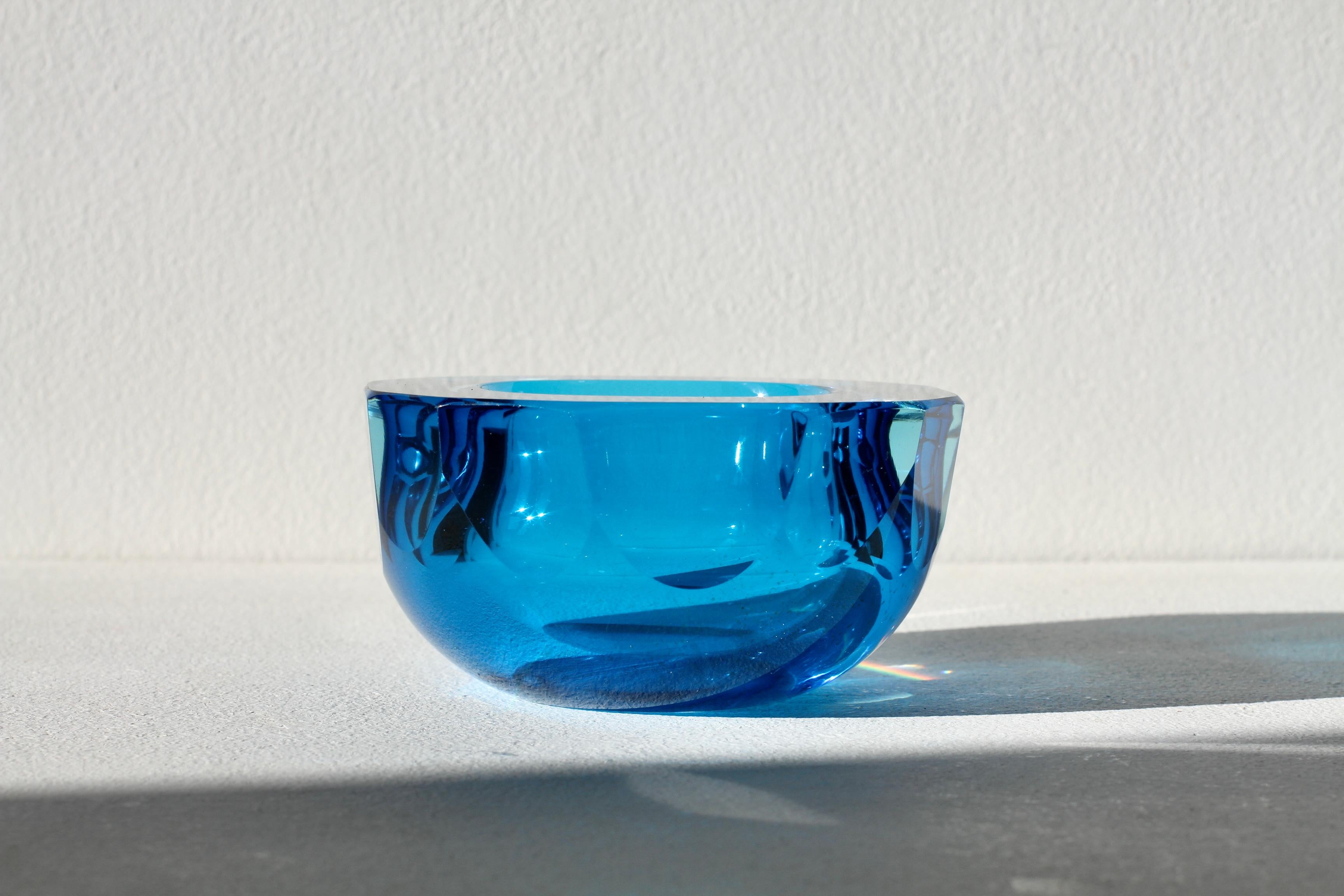 Blown Glass Faceted Blue Murano Midcentury Modern 1960s Sommerso Diamond Cut Glass Bowl For Sale