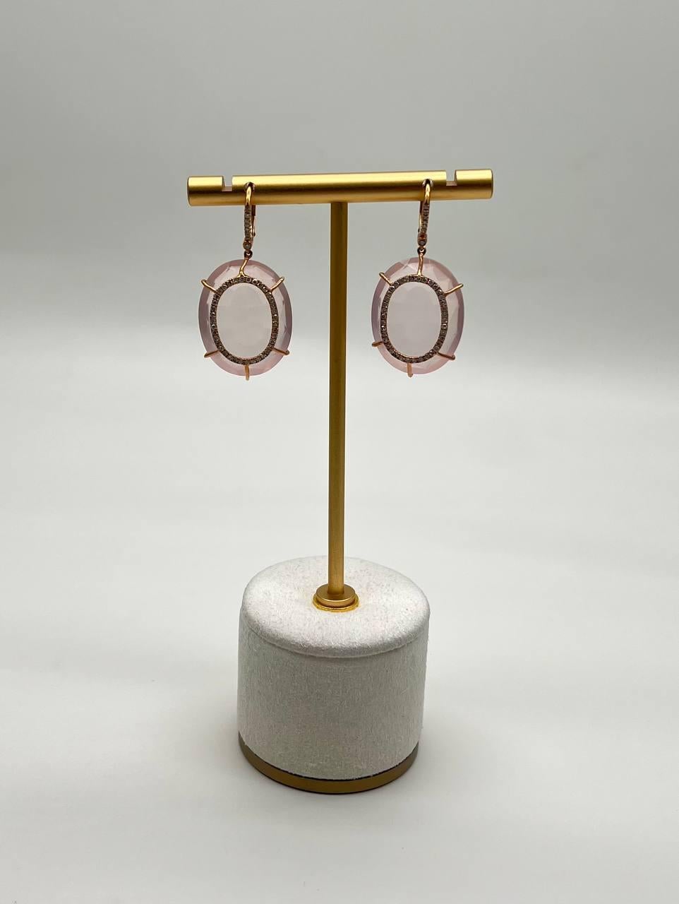 Orecchini sfaccettati con cabochon di quarzo rosa e diamanti con montatura a raggiera in oro 14K in vendita 3