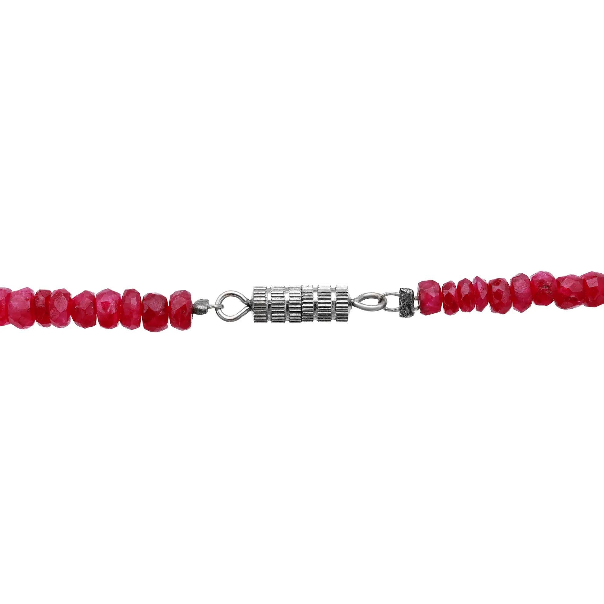 Moderne Collier à rang unique en rubis cabochon facetté 100 ct. pt. 20 pouces en vente