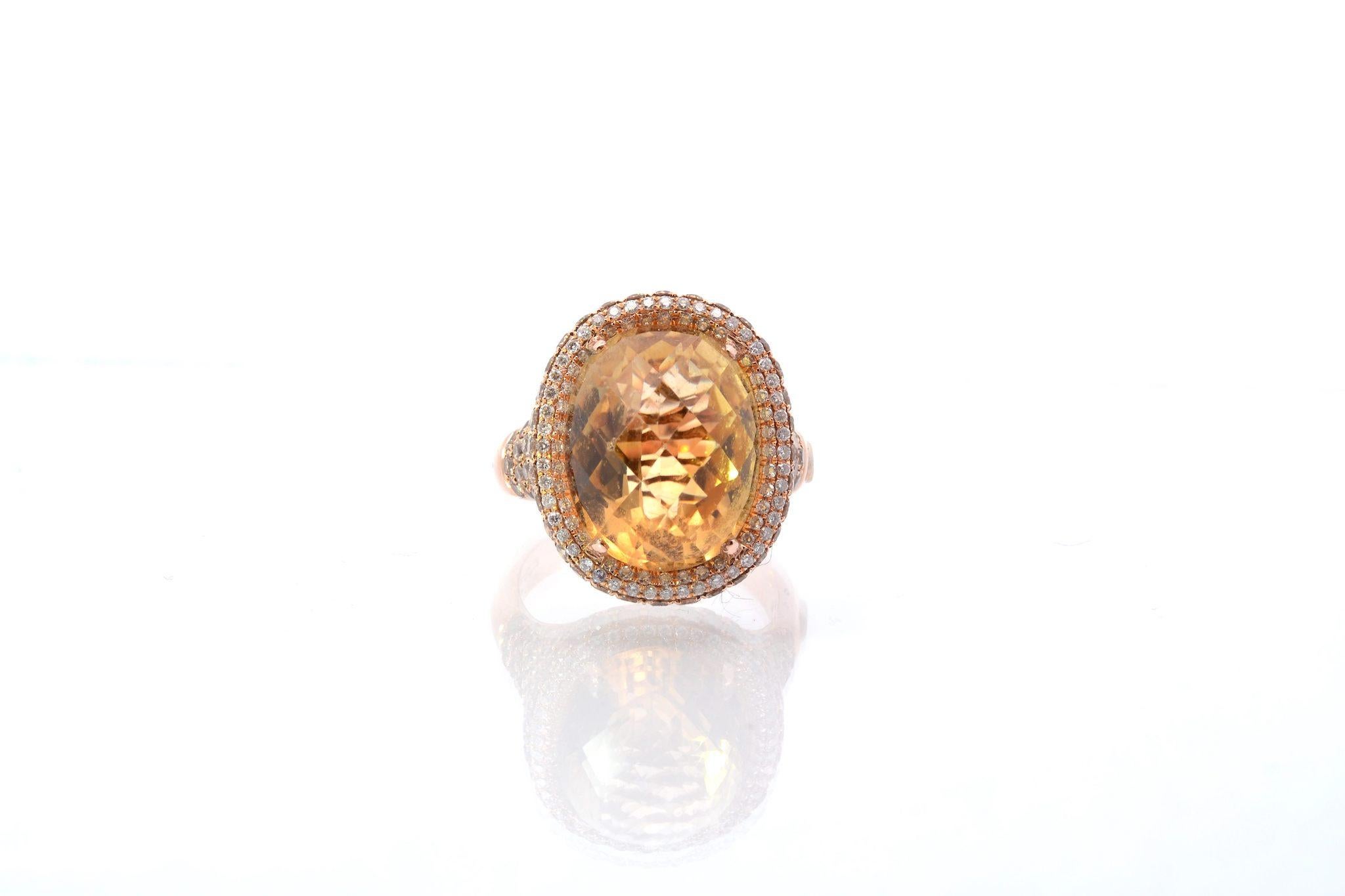 Stones: Faceted cabochon citrine: 13 carats, 201 diamonds: 2, 30 carats.
Material: 18k rose gold
Dimensions: 2 x 1.7 cm
Weight: 10.6 g
Period: Recent
Size: 55 (free sizing)
Certificate
Ref. : 25300