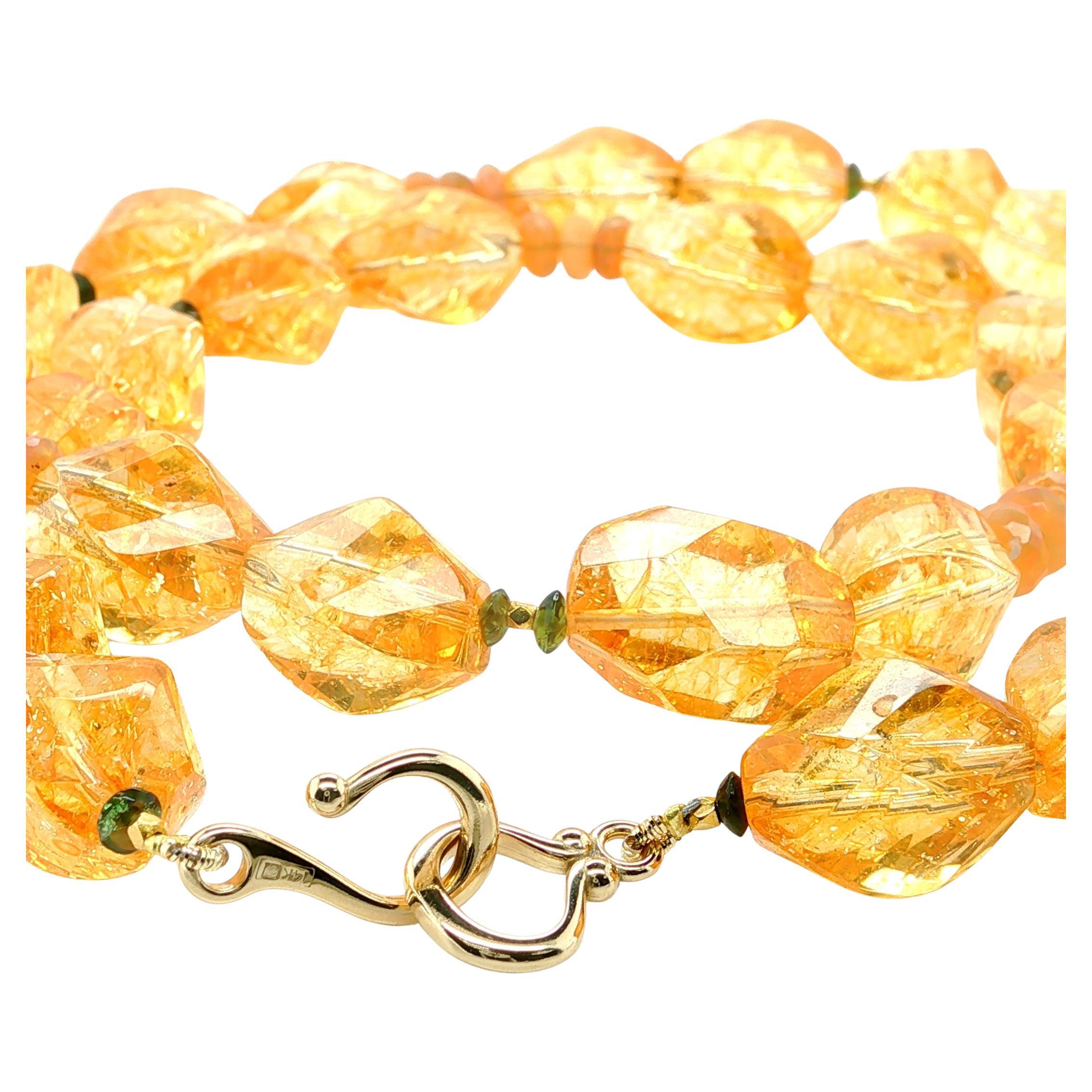 Perlina Collana con perline di citrino sfaccettato, opale di fuoco e diopside di cromo con accenti d'oro in vendita