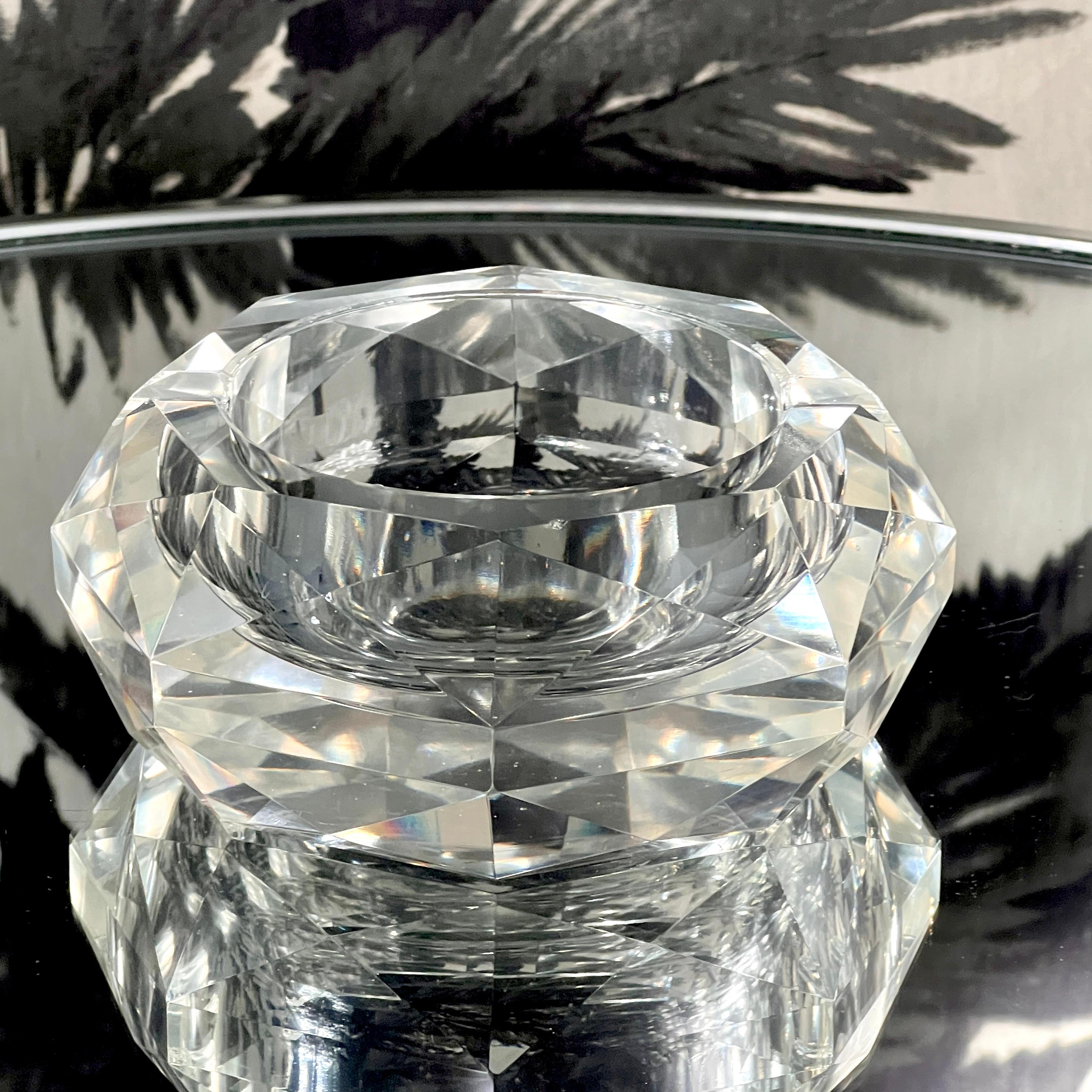 Mid-20th Century Faceted Crystal Ashtray with Diamond Prism Design, France, c. 1960s For Sale