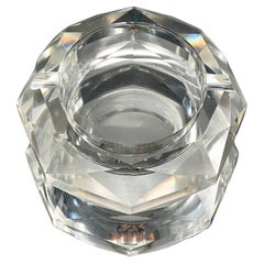 Cenicero de cristal facetado con diseño de prisma de diamante, Francia, c. 1960