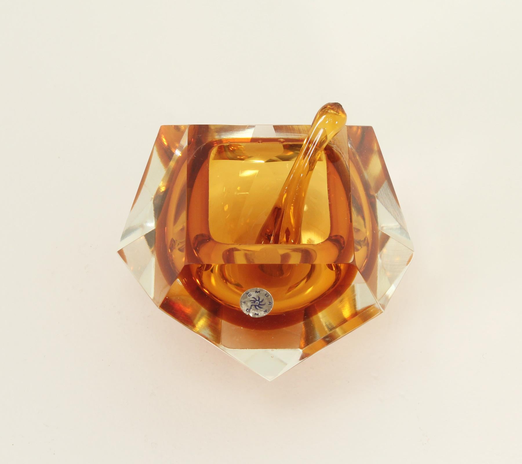 Facettierter Murano-Aschenbecher mit Diamanten von Flavio Poli, Italien (Moderne der Mitte des Jahrhunderts) im Angebot