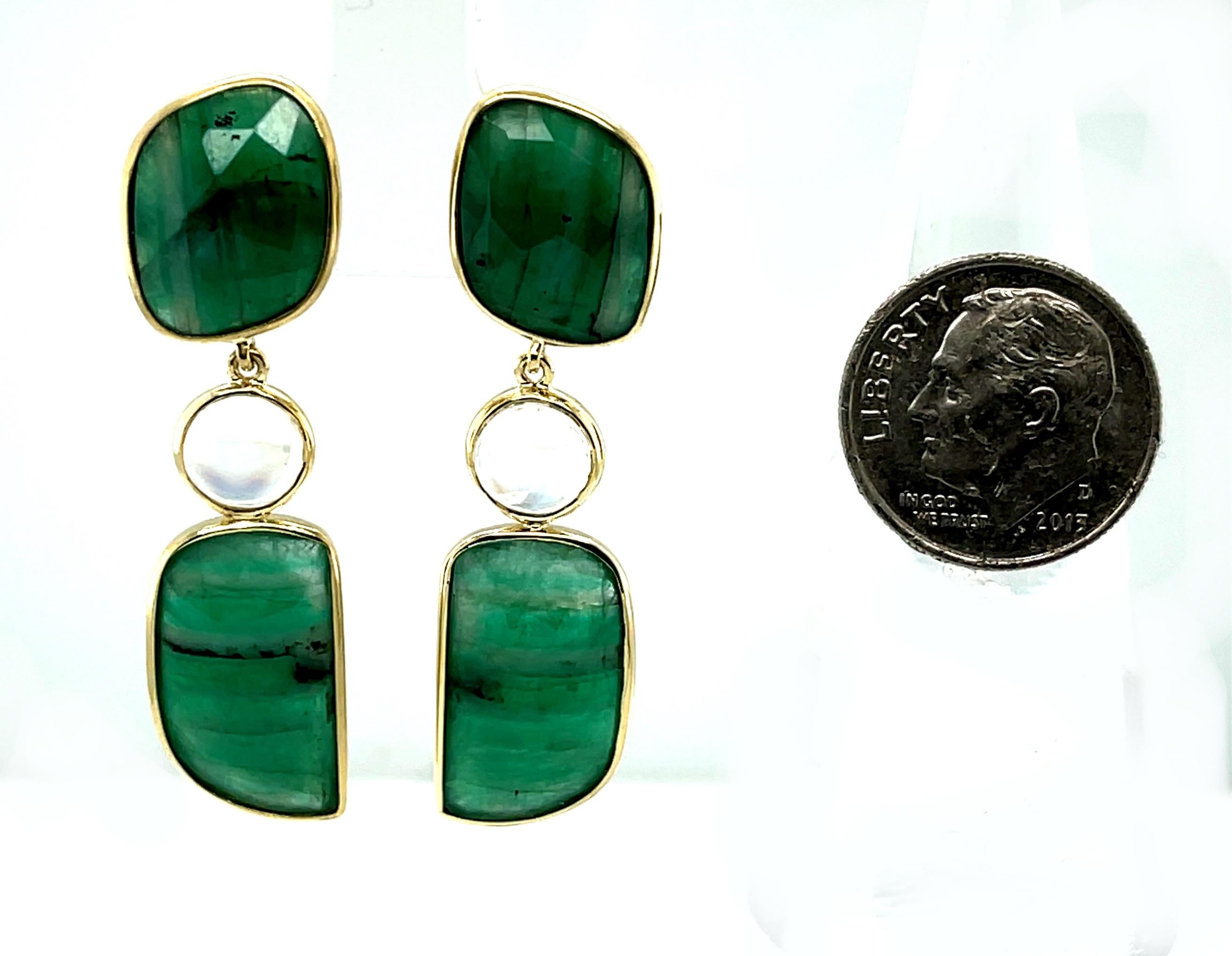 Faceted Emerald Slice and Rainbow Moonstone Dangle Earrings in 18k Yellow Gold In New Condition For Sale In Los Angeles, CA