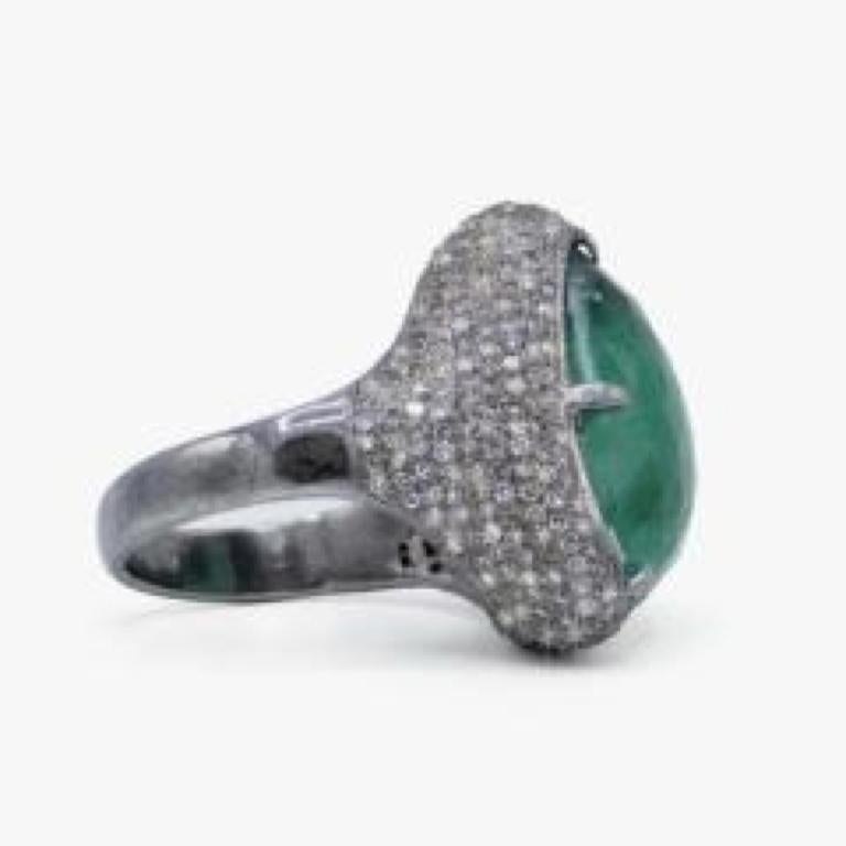 Anillo Paradizia Esmeralda Facetada con Diamantes Pavé en Nuevo estado para la venta en Laguna Beach, CA