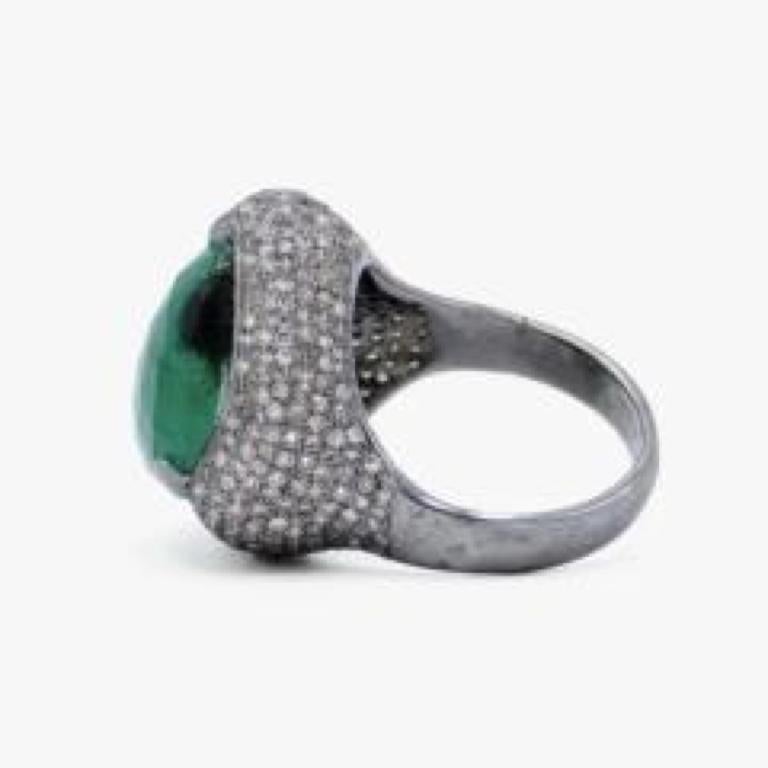 Anillo Paradizia Esmeralda Facetada con Diamantes Pavé Artesano en venta