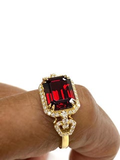 Goshwara Emerald Cut Garnet And Diamond Ring