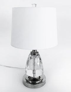 Facettiertes Glas, Chrom-Tischlampe, Trommel-Schirm. Lucite Kreuzblume