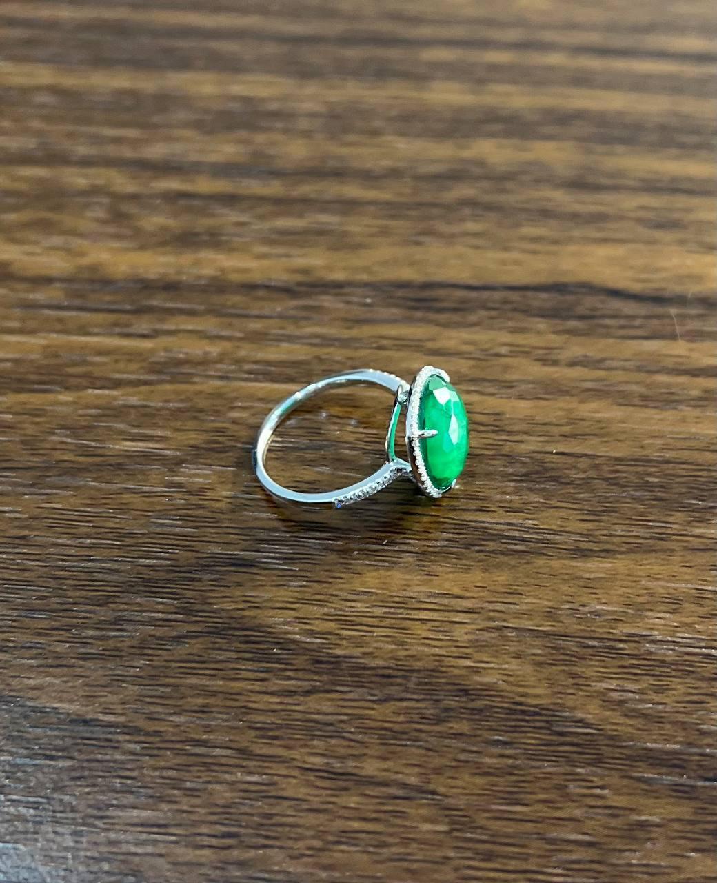Faceted Green Emerald Cabochon White Diamond 14K White Gold Statement Ring In New Condition For Sale In Oakton, VA